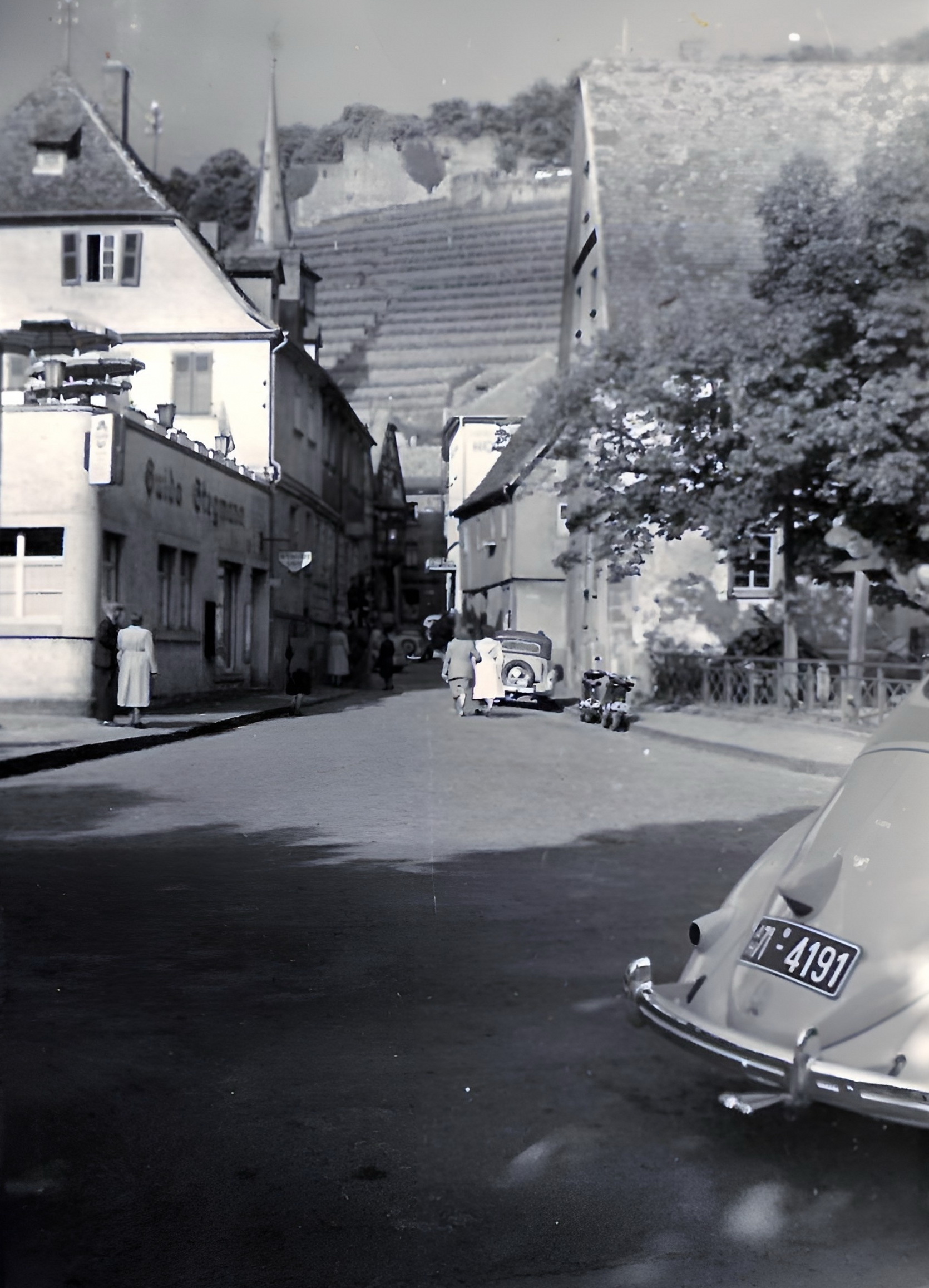 Blick in die Lindenstraße Pfingsten 1952