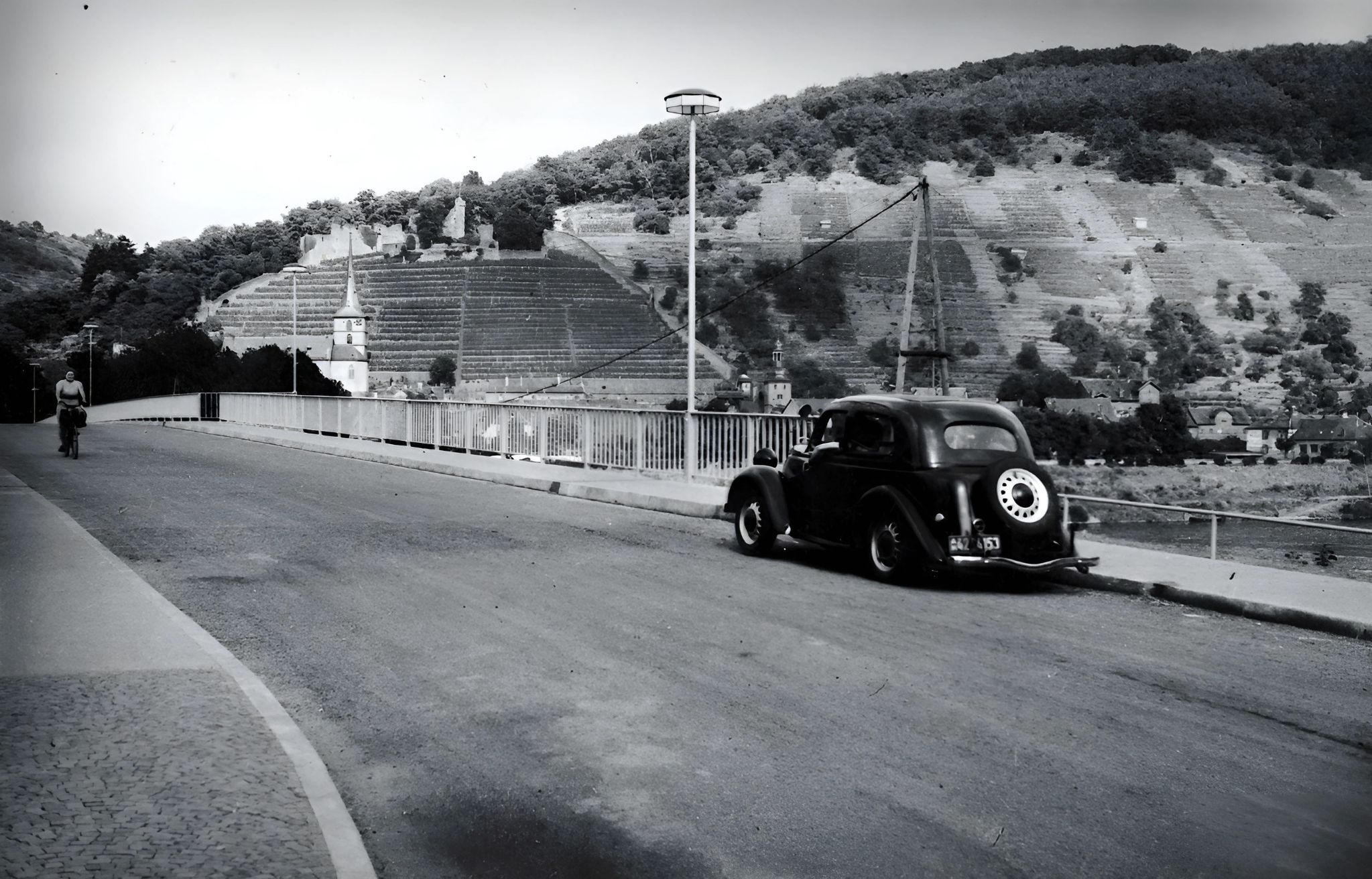 85b 1950 100 Blick von Westen Mainbruecke