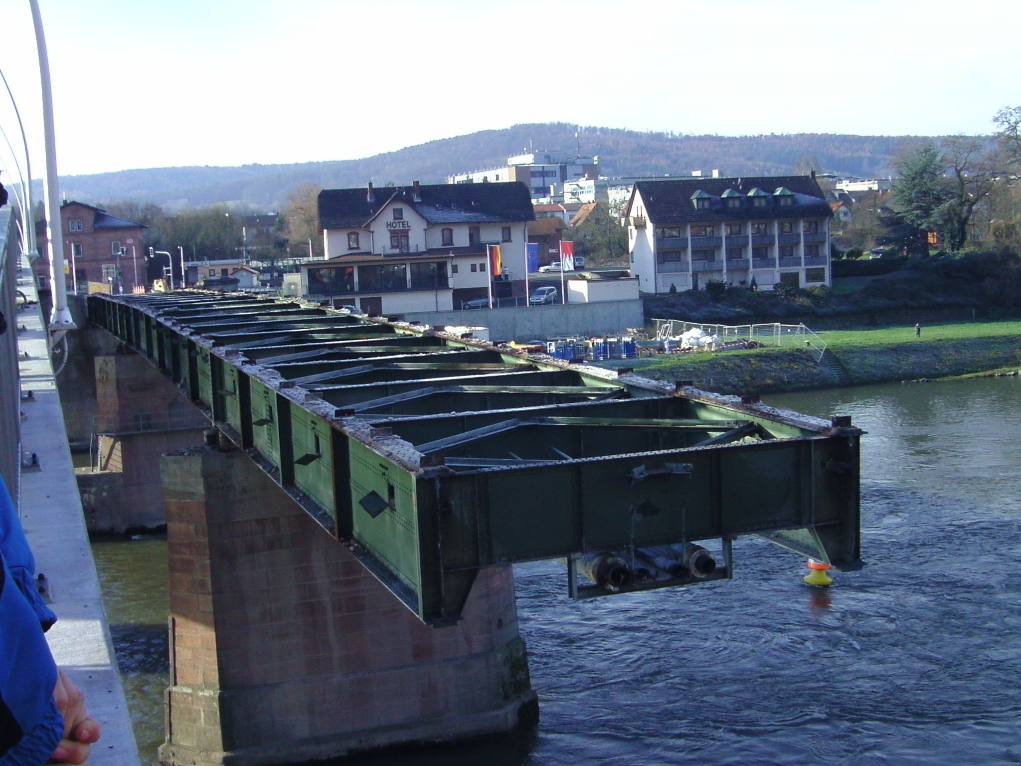Abriss der alten Mainbrücke im Jahr 2012