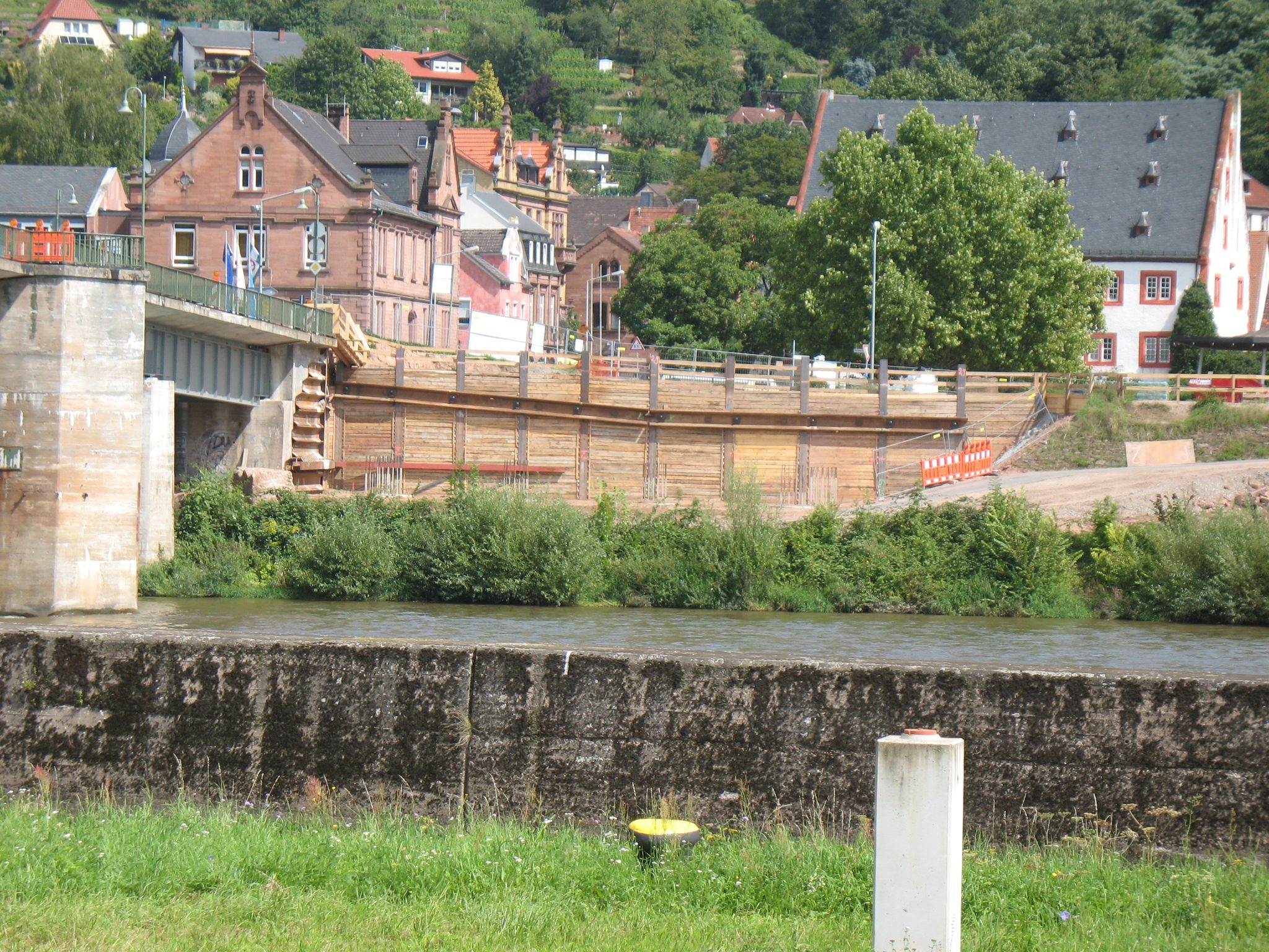 Verschalung für das östliche Widerlager