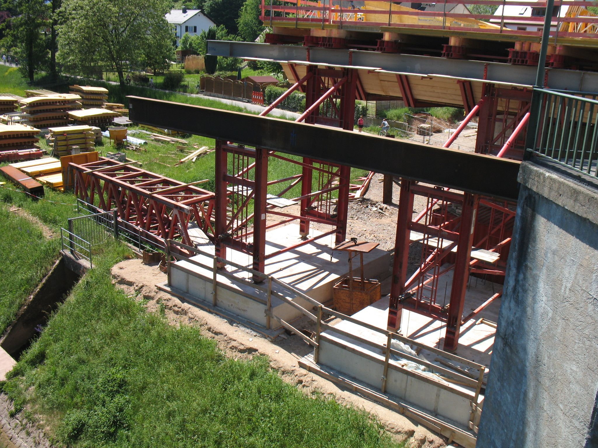 Bau der Trägerkonstruktion