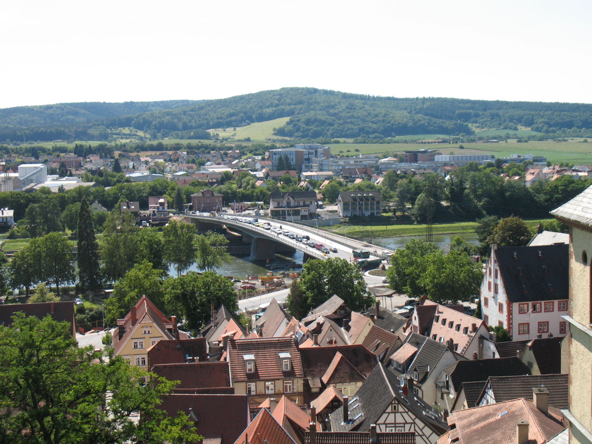 Blick vom Schlossberg auf die neue Brücke
