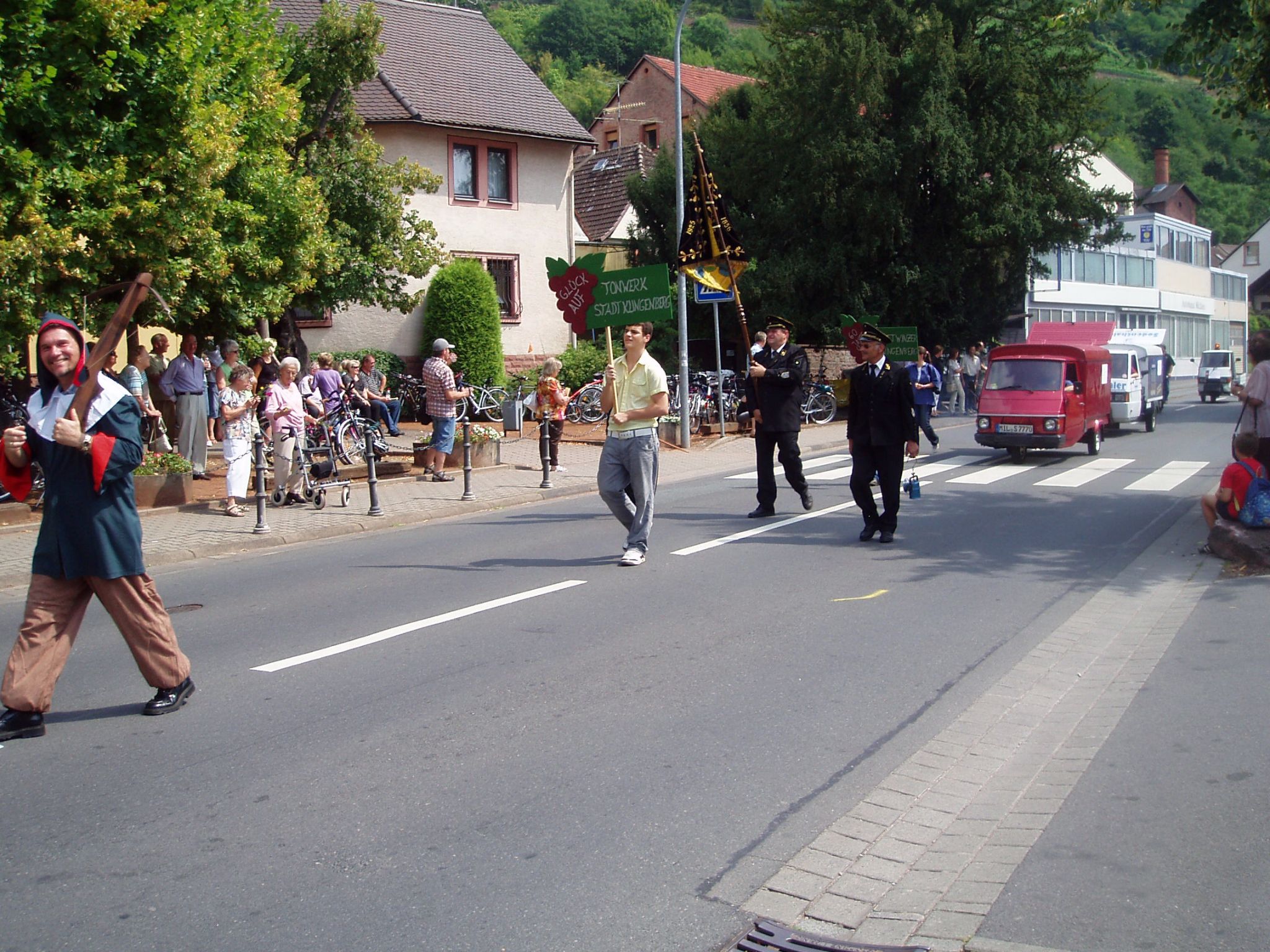 Jubiläumsfestzug 100 Jahre Weinbauverein