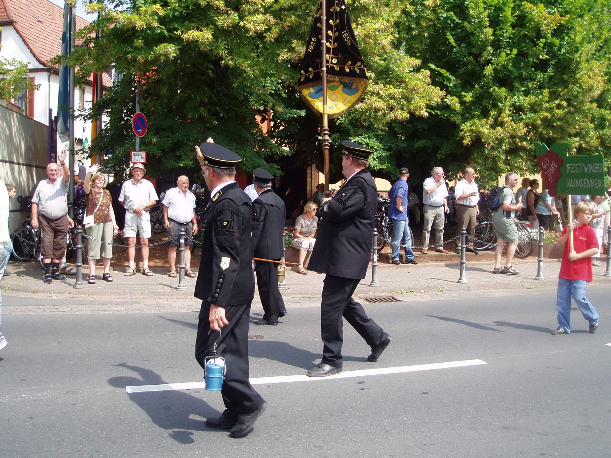 Jubiläumsfestzug 100 Jahre Weinbauverein