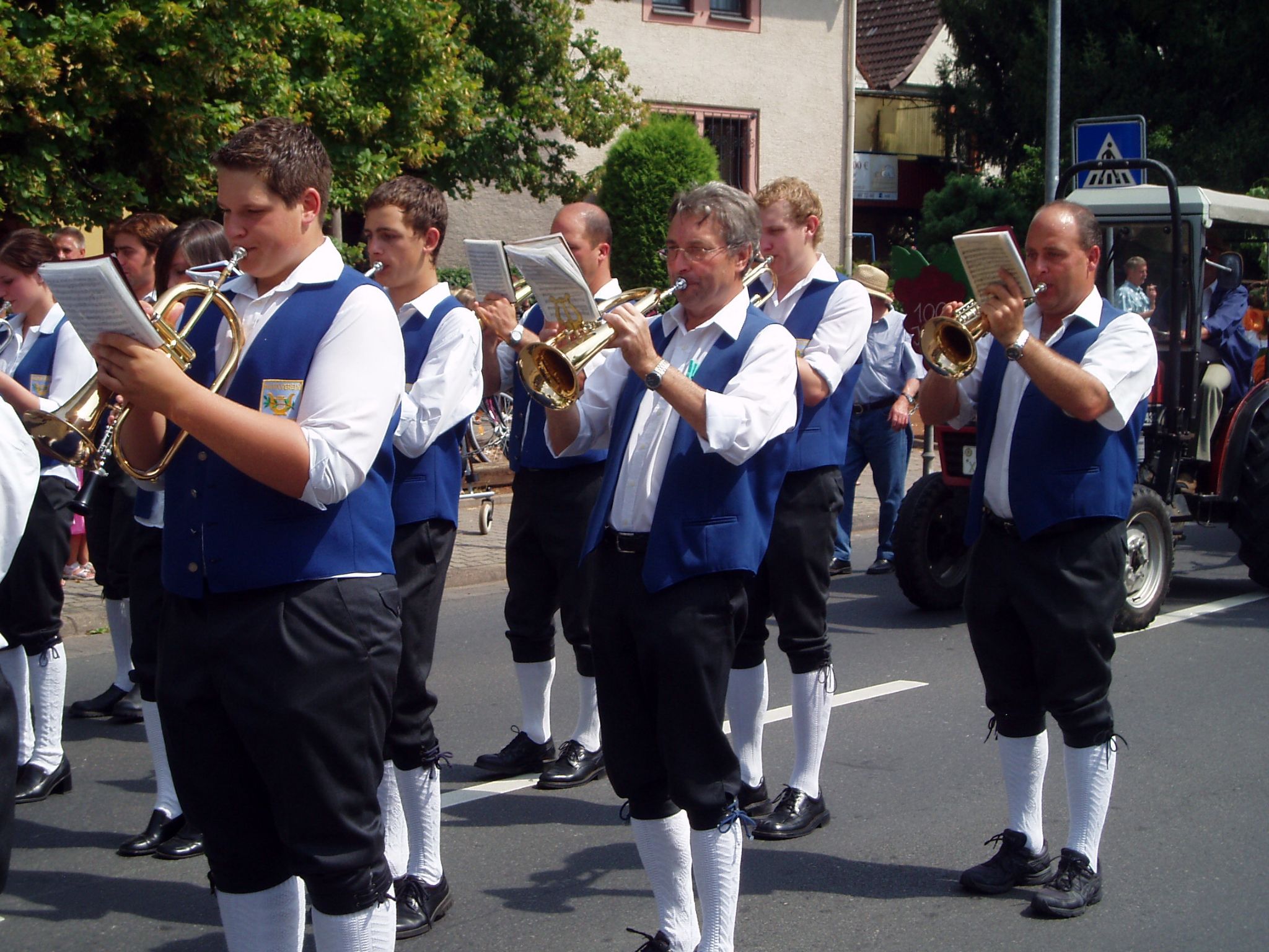 Jubiläumsfestzug 100 Jahre Weinbauverein