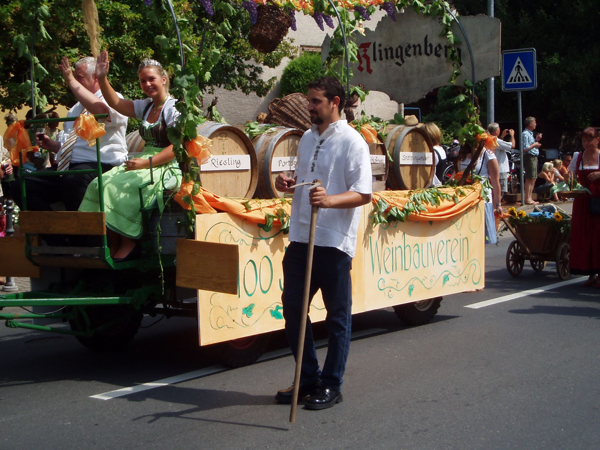 Jubiläumsfestzug 100 Jahre Weinbauverein