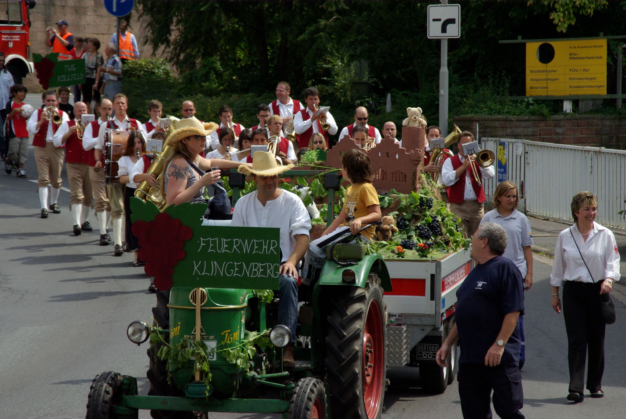 Jubiläumsfestzug 100 Jahre Weinbauverein