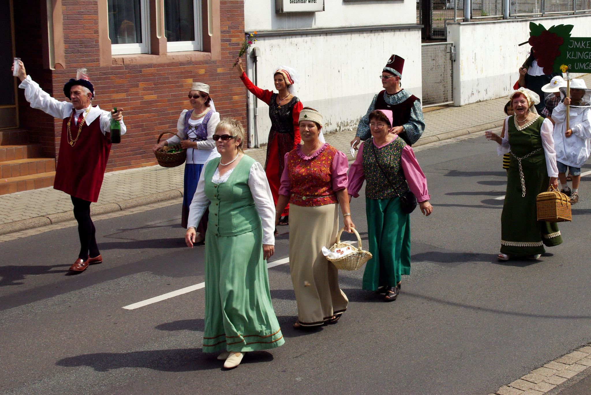 Jubiläumsfestzug 100 Jahre Weinbauverein