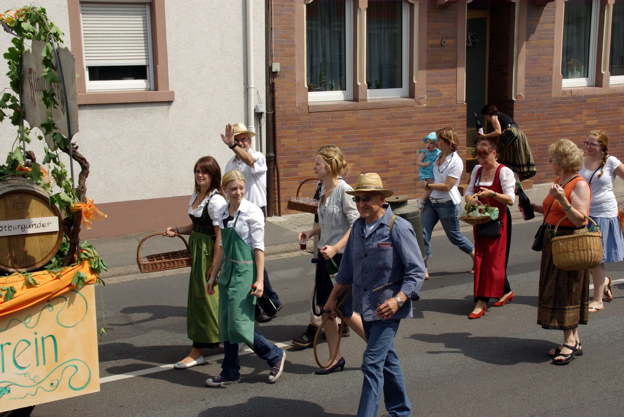 Jubiläumsfestzug 100 Jahre Weinbauverein