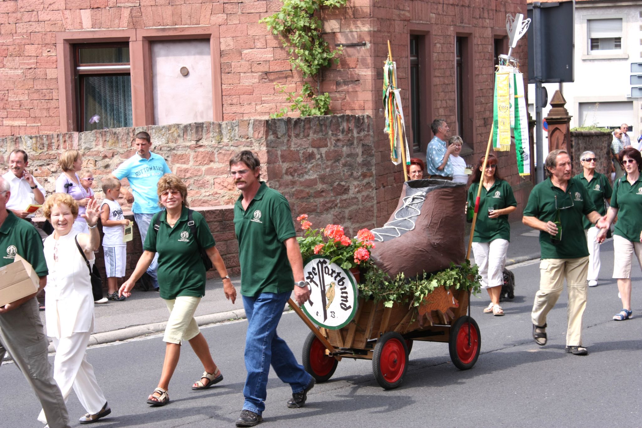 Jubiläumsfestzug 100 Jahre Weinbauverein