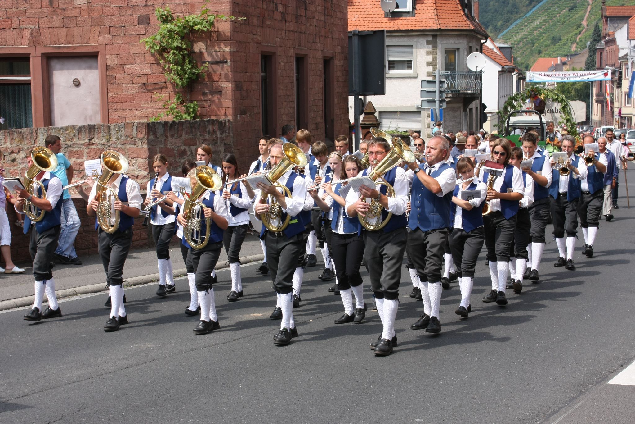 Jubiläumsfestzug 100 Jahre Weinbauverein