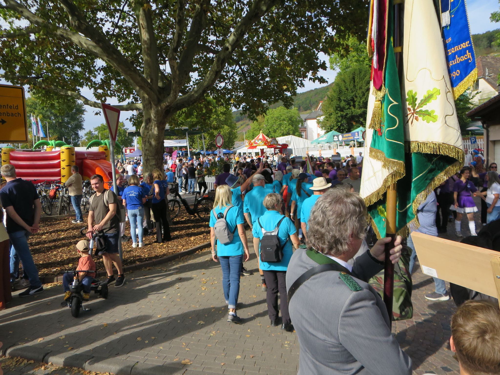 Einzug auf den Winzerfestplatz