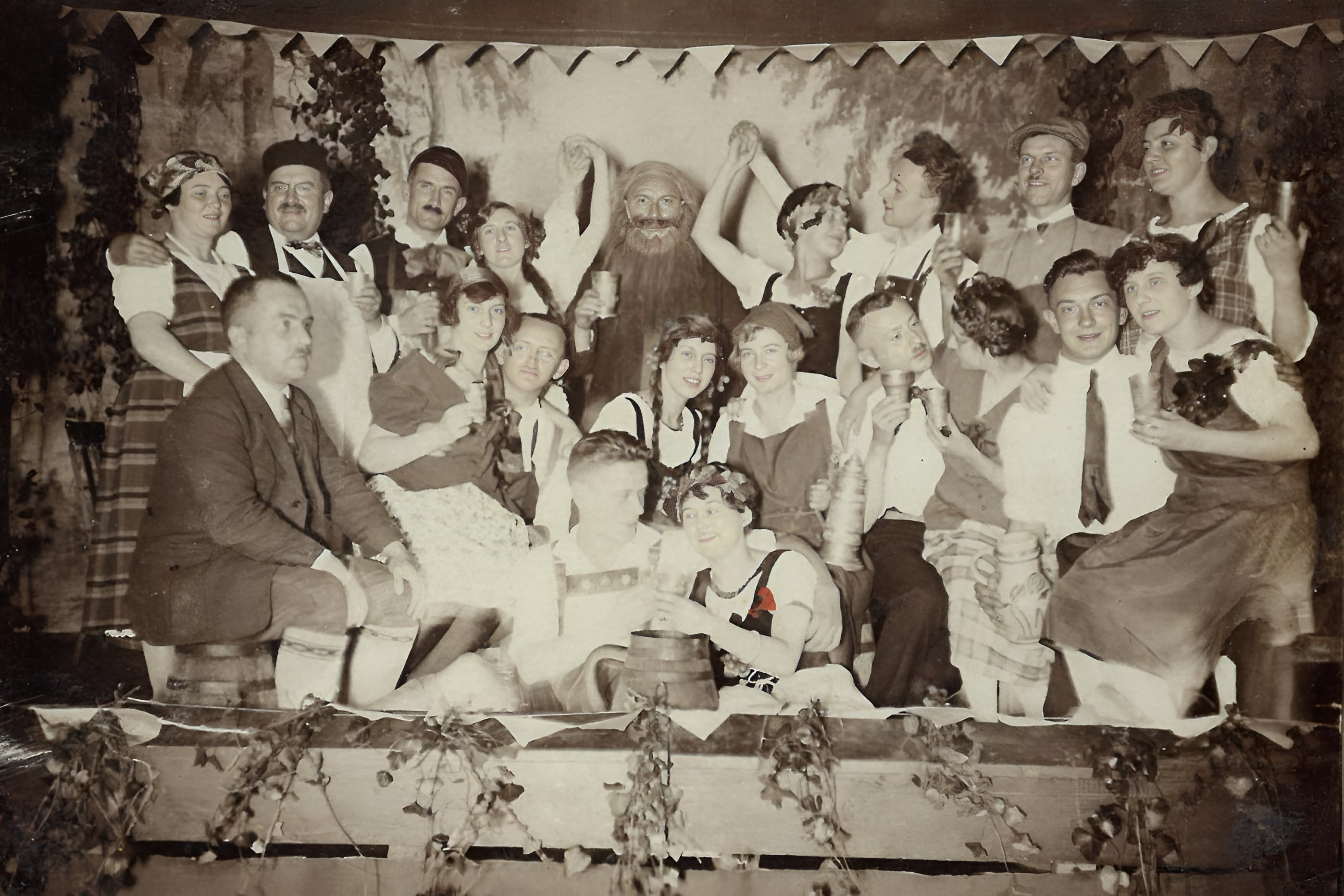 Gruppenfoto Fasching 1928