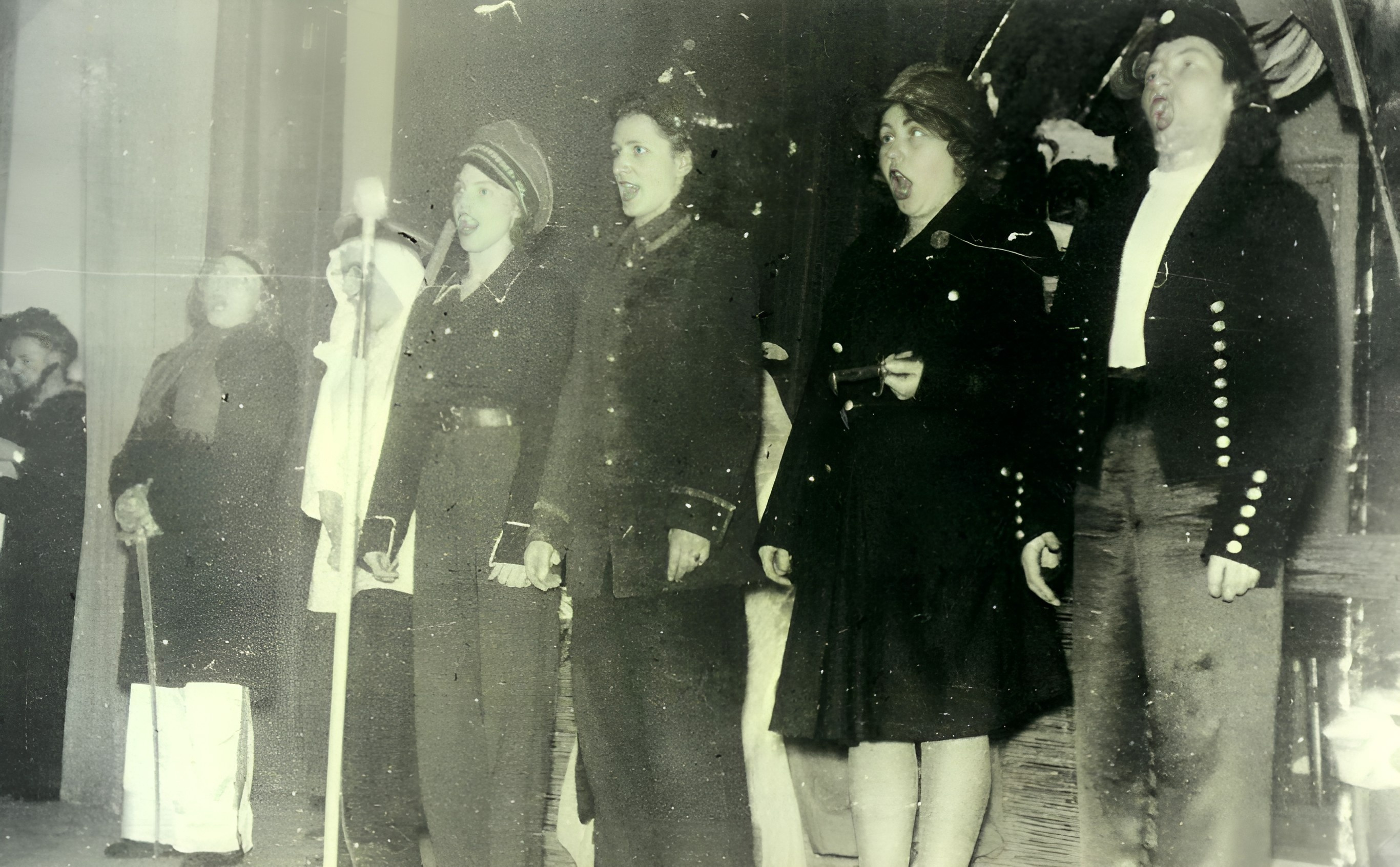 "Siehst du im Kasten das Komissbrot" 1950