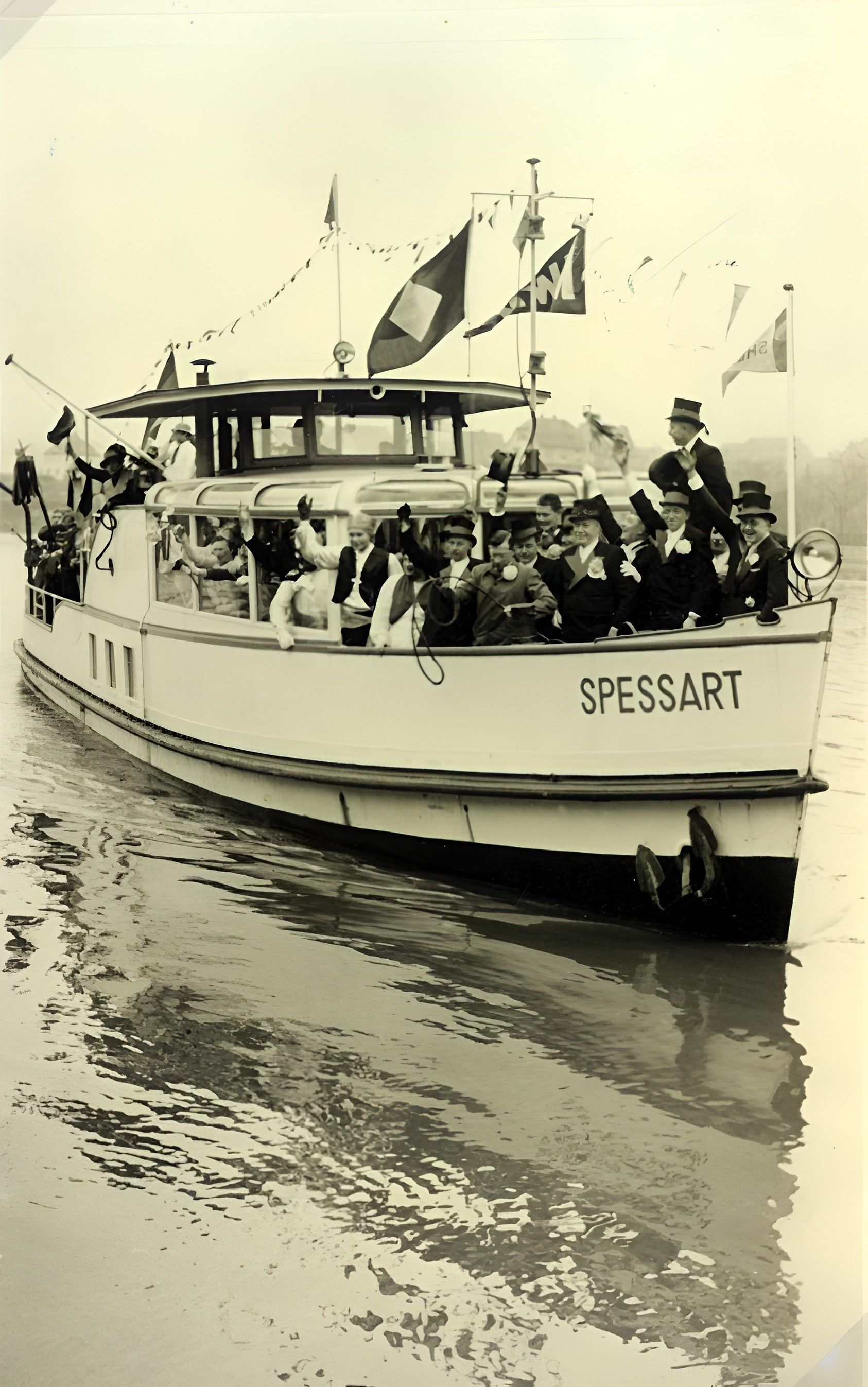 Schifffahrt nach Wörth 1951