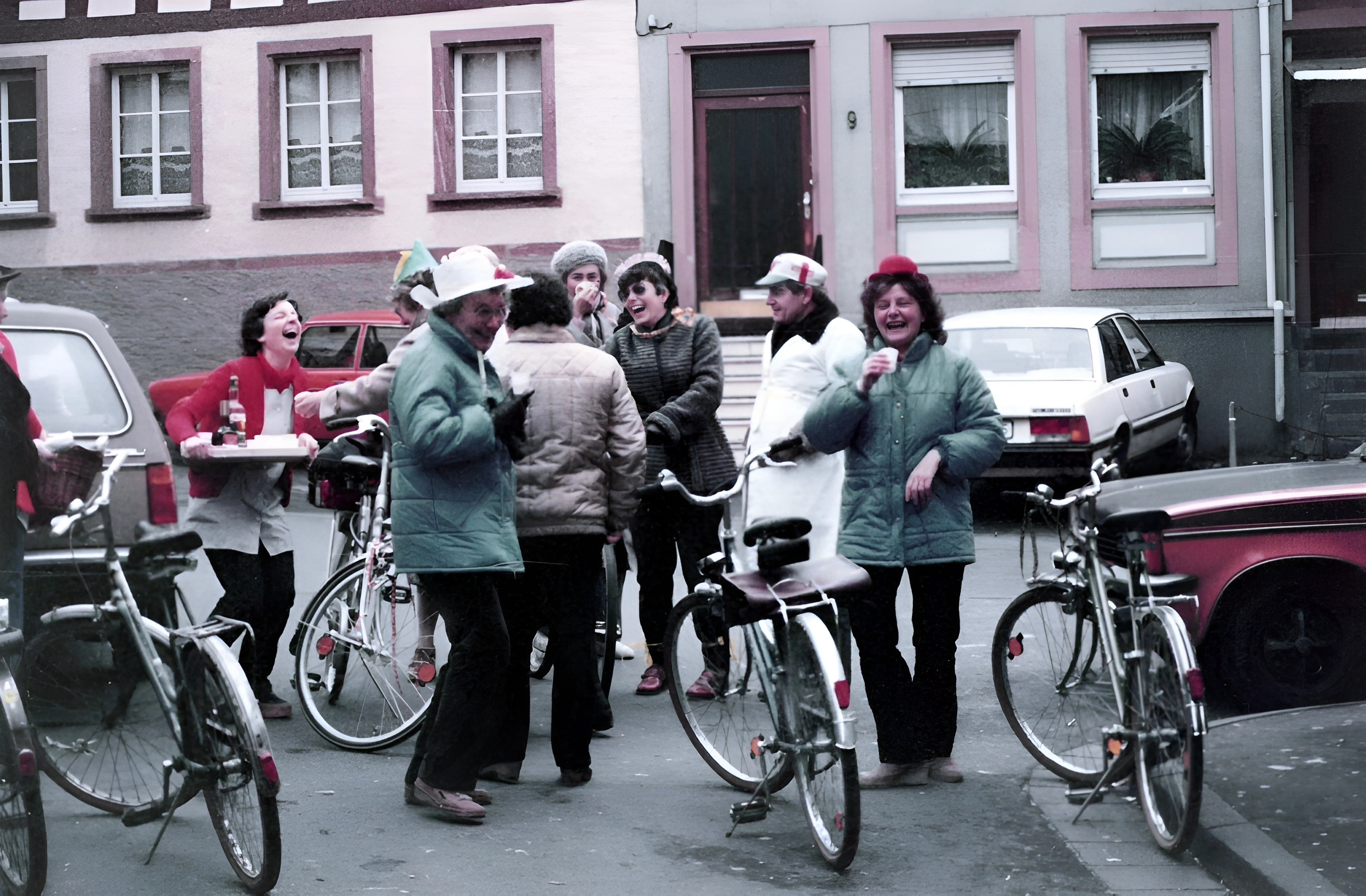 Die Mittwochsturnerinnen am Rosenmontag 1983