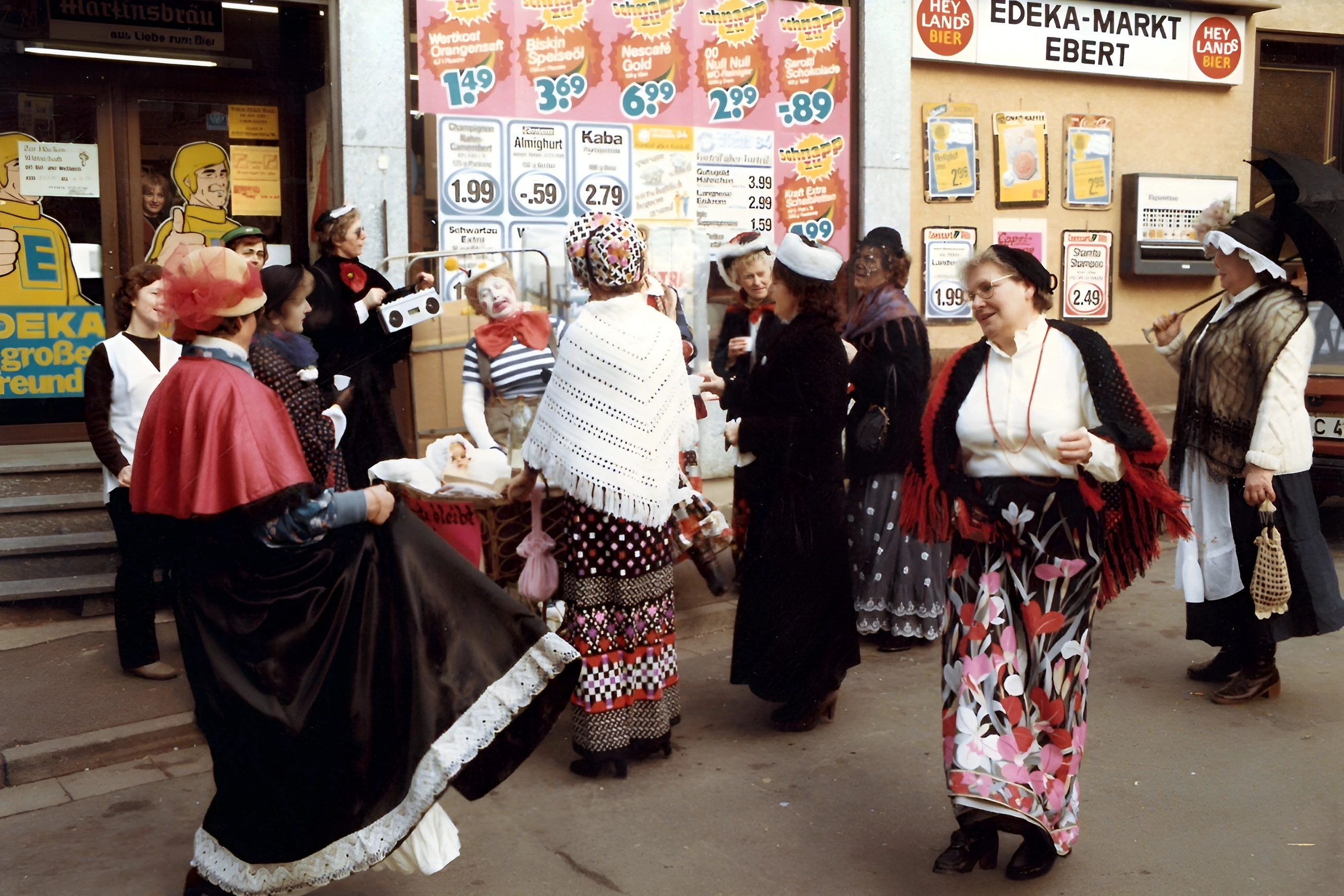 Die Mittwochsturnerinnen am Rosenmontag 1984
