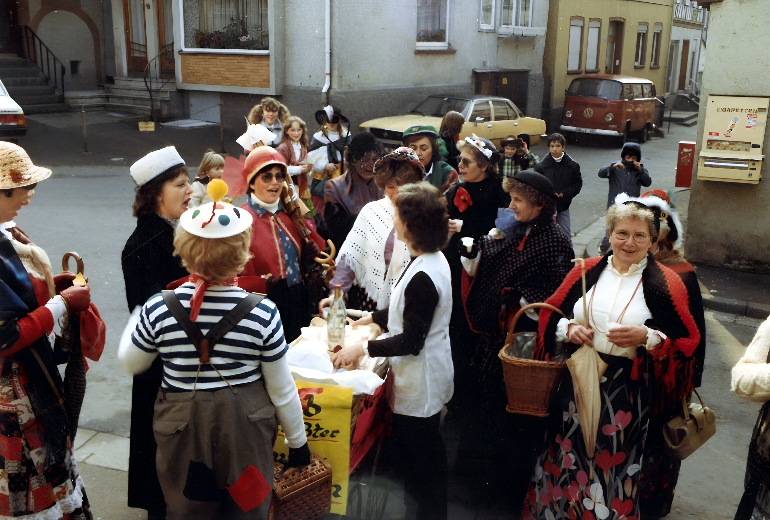 Die Mittwochsturnerinnen am Rosenmontag 1984