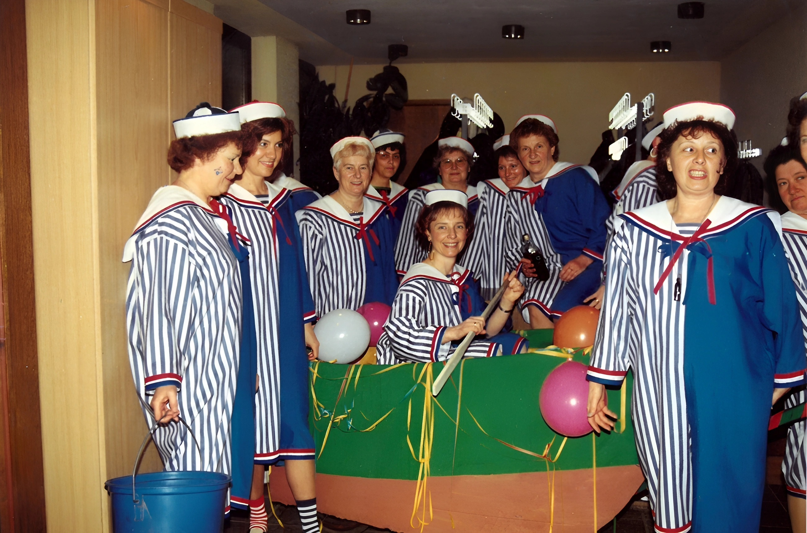 Die Mittwochsturnerinnen an Fasching 1988