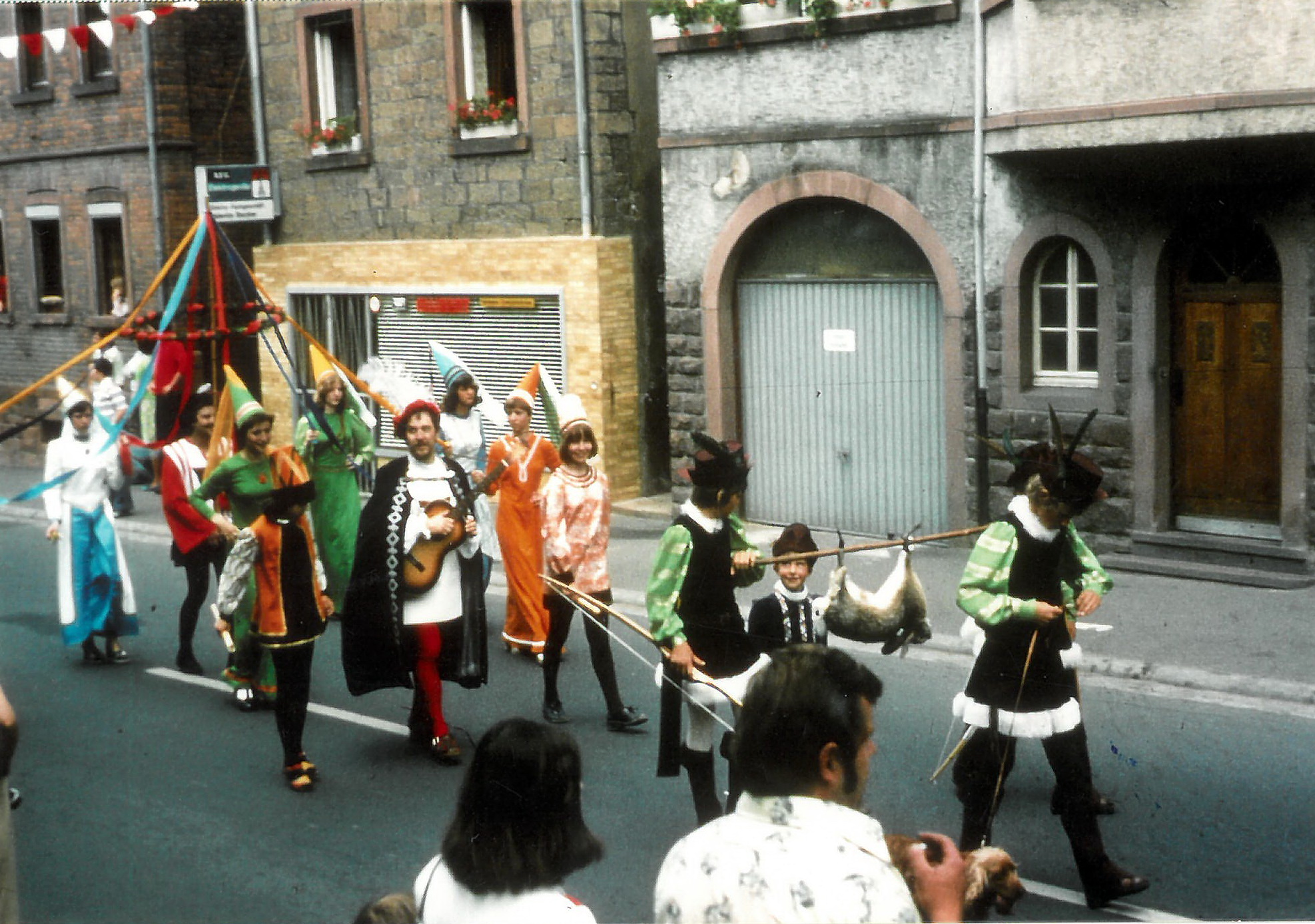 Beim Festzug "700 Jahre Stadt Klingenberg" im Jahr 1976