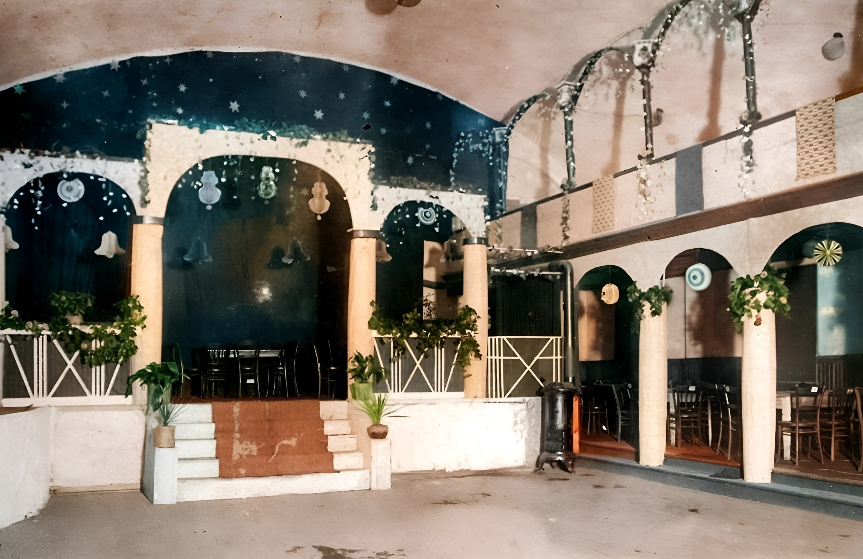 Bühnendekoration im Saalbau der Brauerei Schmitt 1927