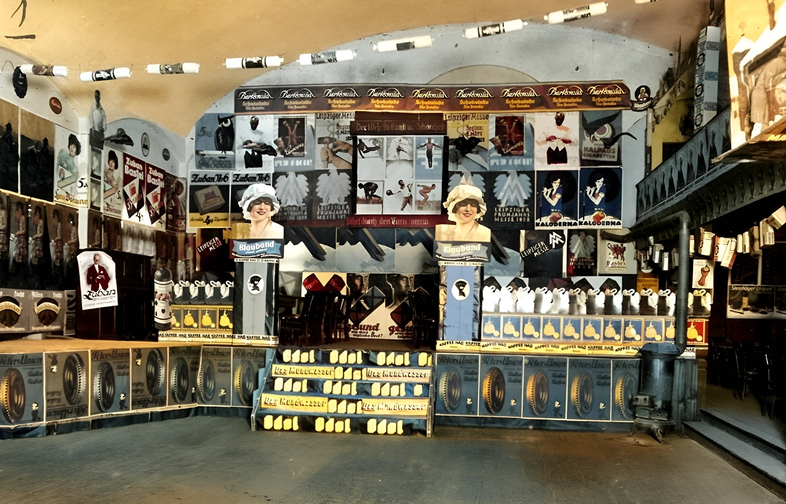 Bühnendekoration im Saalbau der Brauerei Schmitt 1928