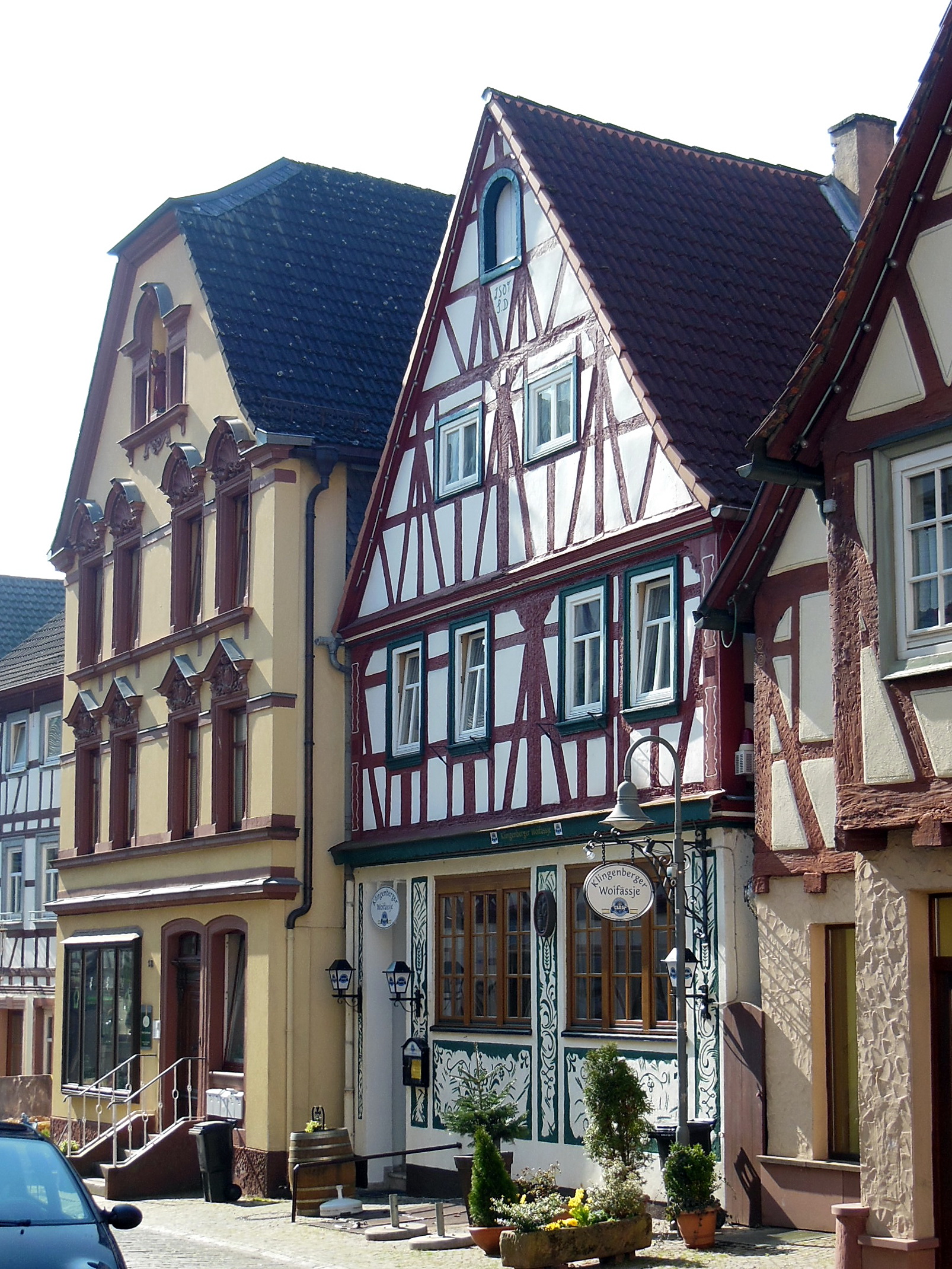 Die Hauptstraße 19