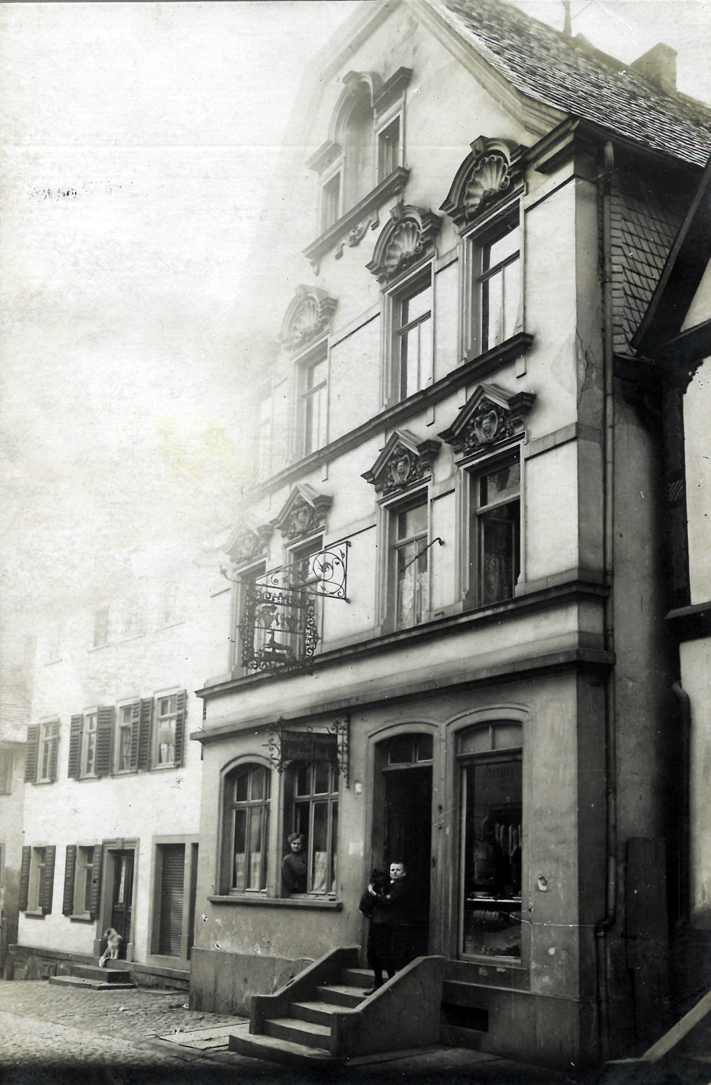 Das Gasthaus zum Hirschen um 1912