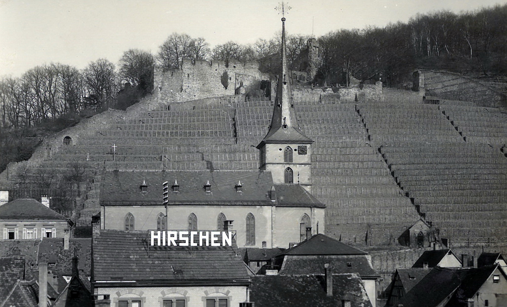 Stadtsilhouette mit Werbeschild "Hirschen" um 1935
