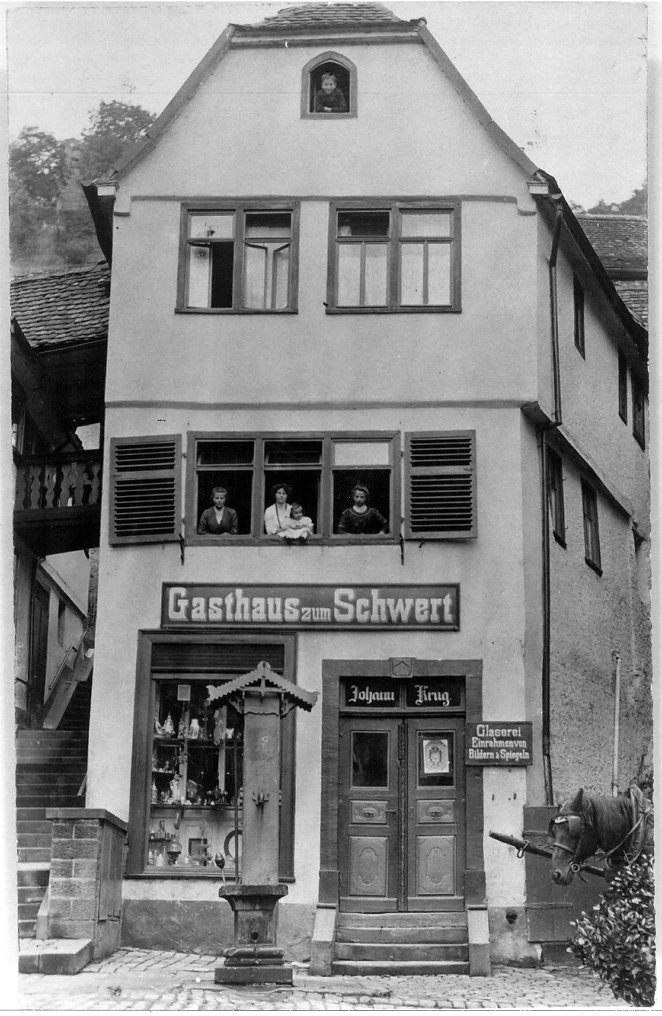 Das Gasthaus zum Schwert um 1900