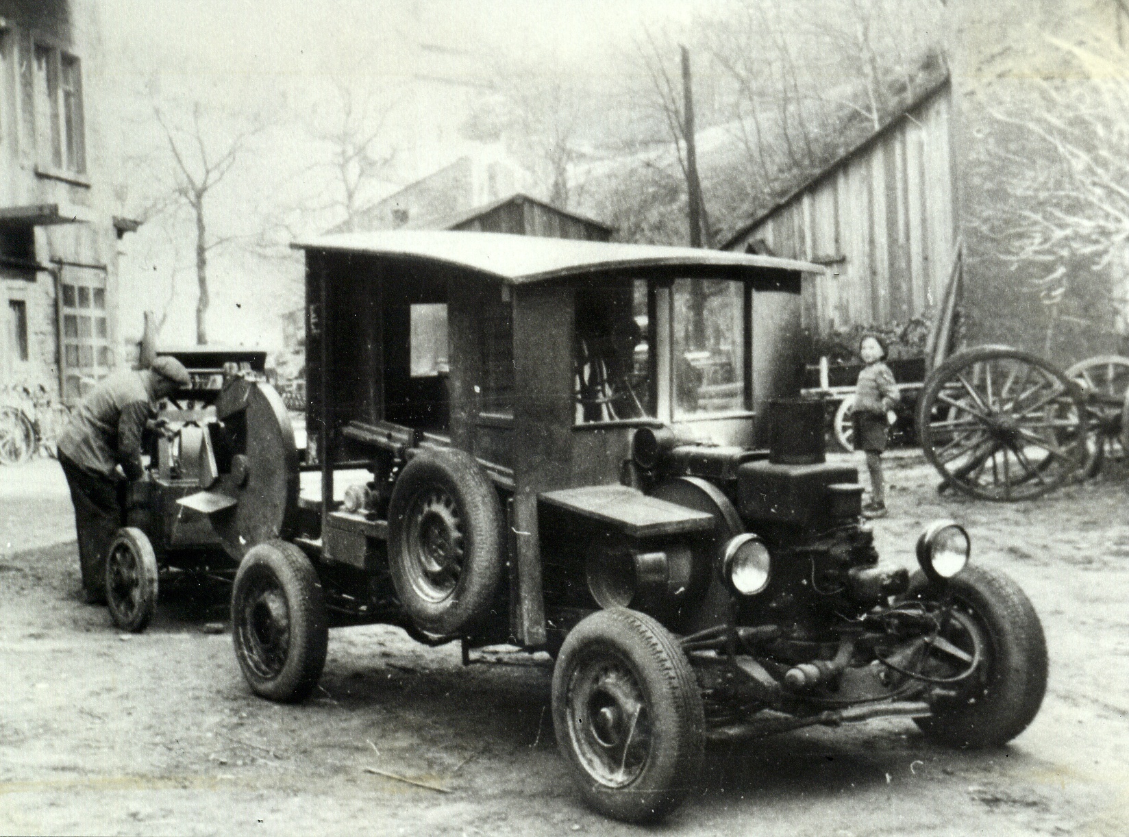 Das originelle Gefährt des Holzschneiders Franz Mayer