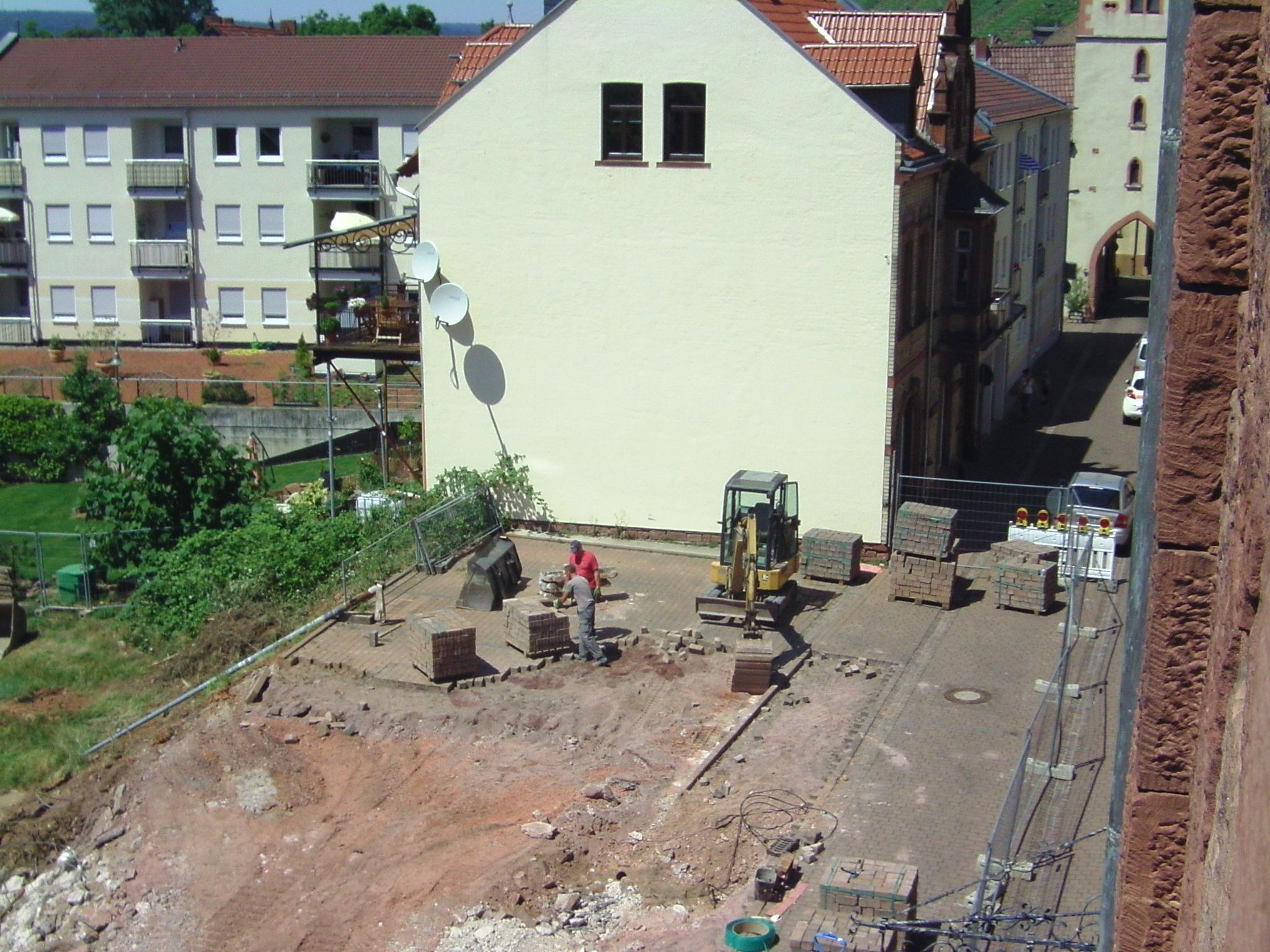 Auf dem Ausstellungsgelände und dem angrenzenden Platz entsteht später ein Wohn- und Geschäftshaus