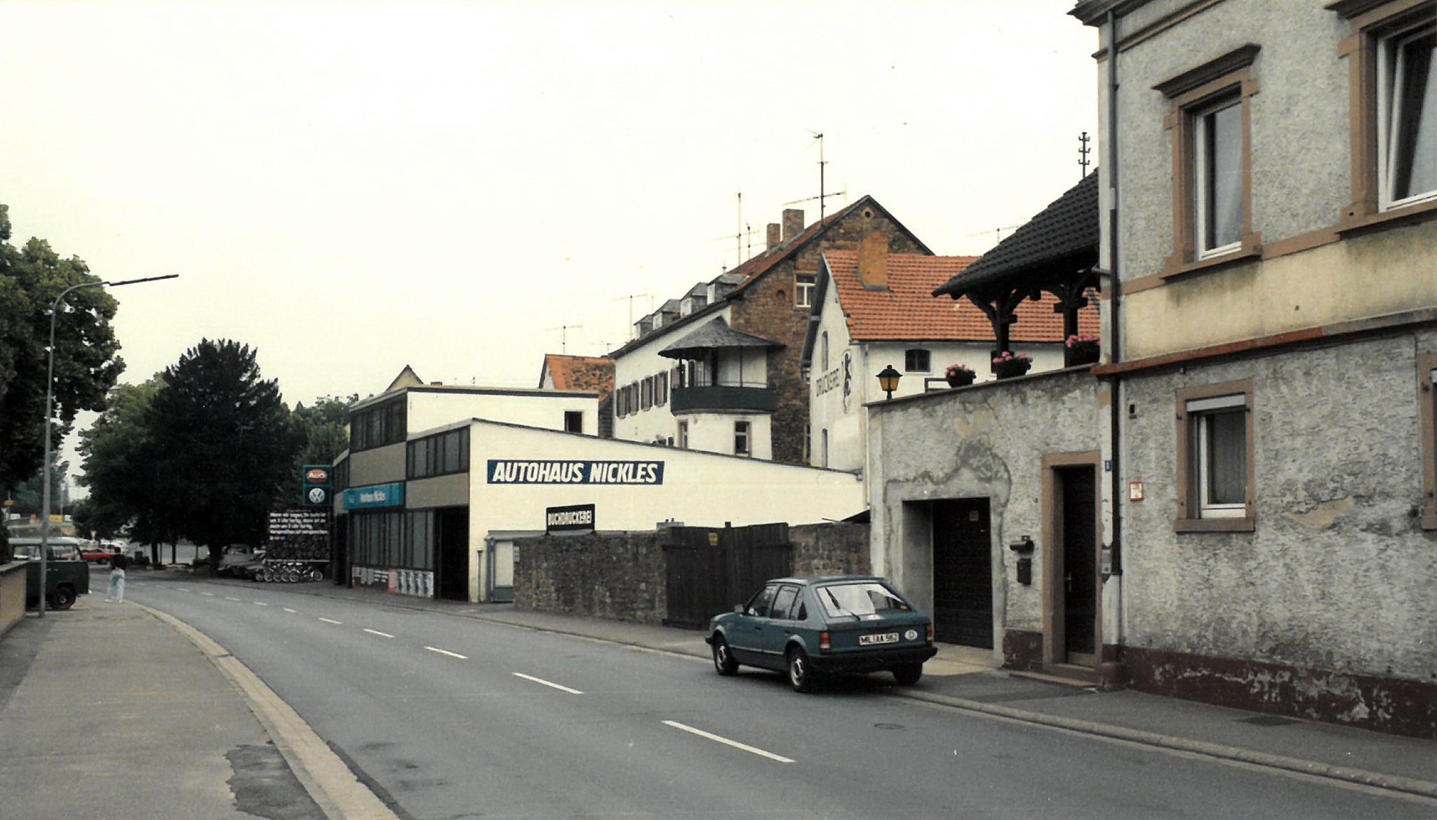 Die Autowerkstatt Nickles, westlich des ehem. Gasthauses "Goldenes Kreuz"