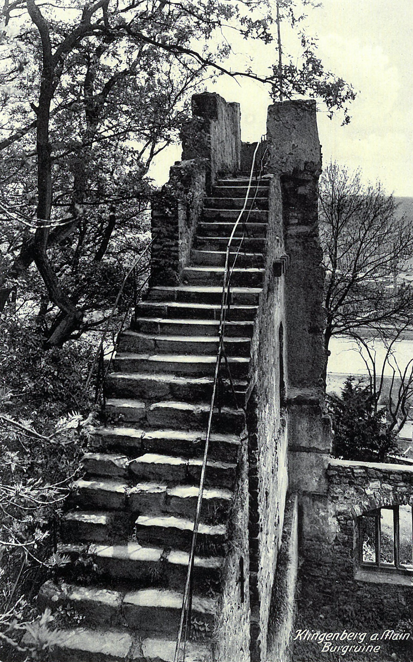 Ansichtskarte der Treppe zum Turm um 1950