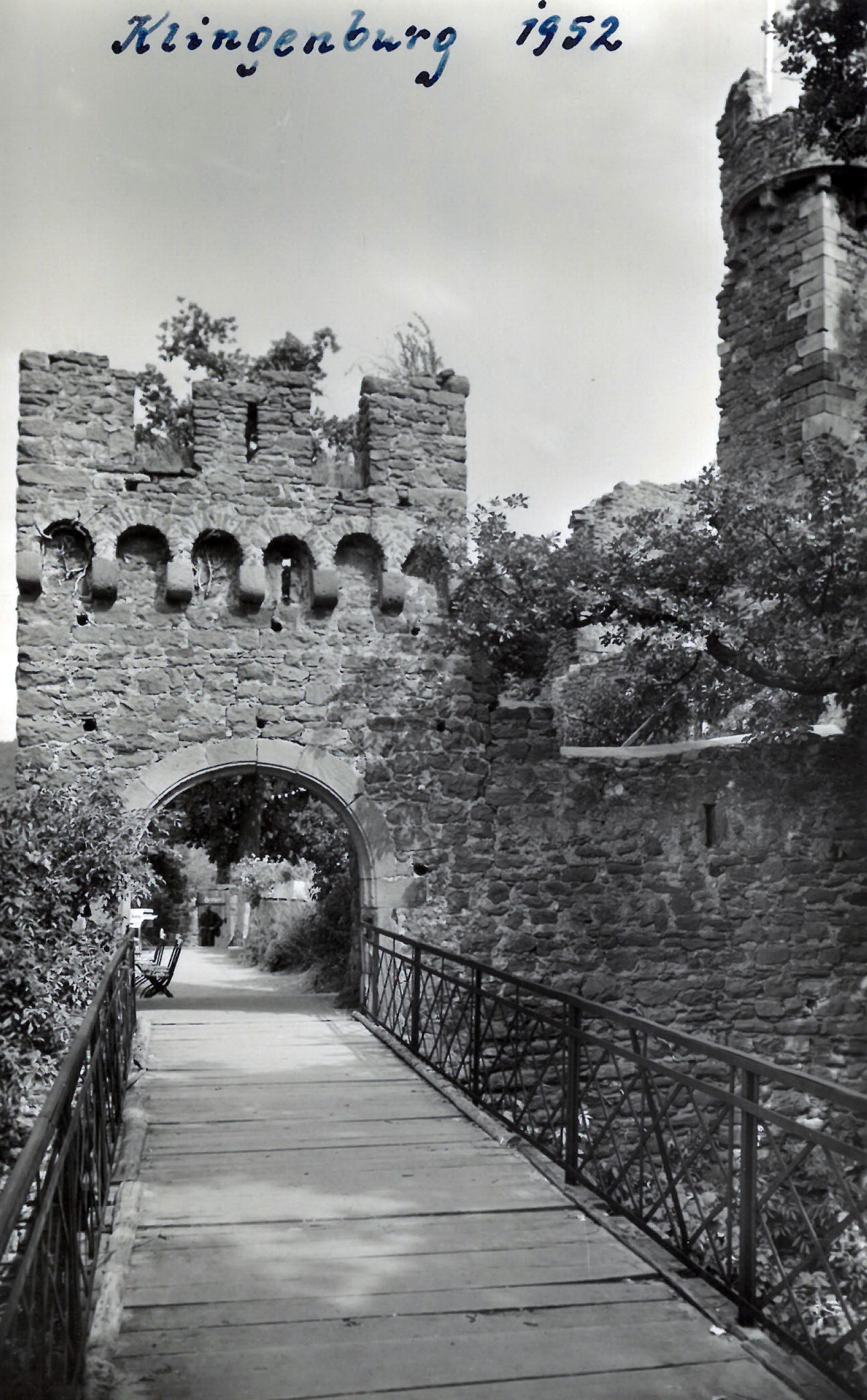 Ansichtskarte der Burgruine um 1952