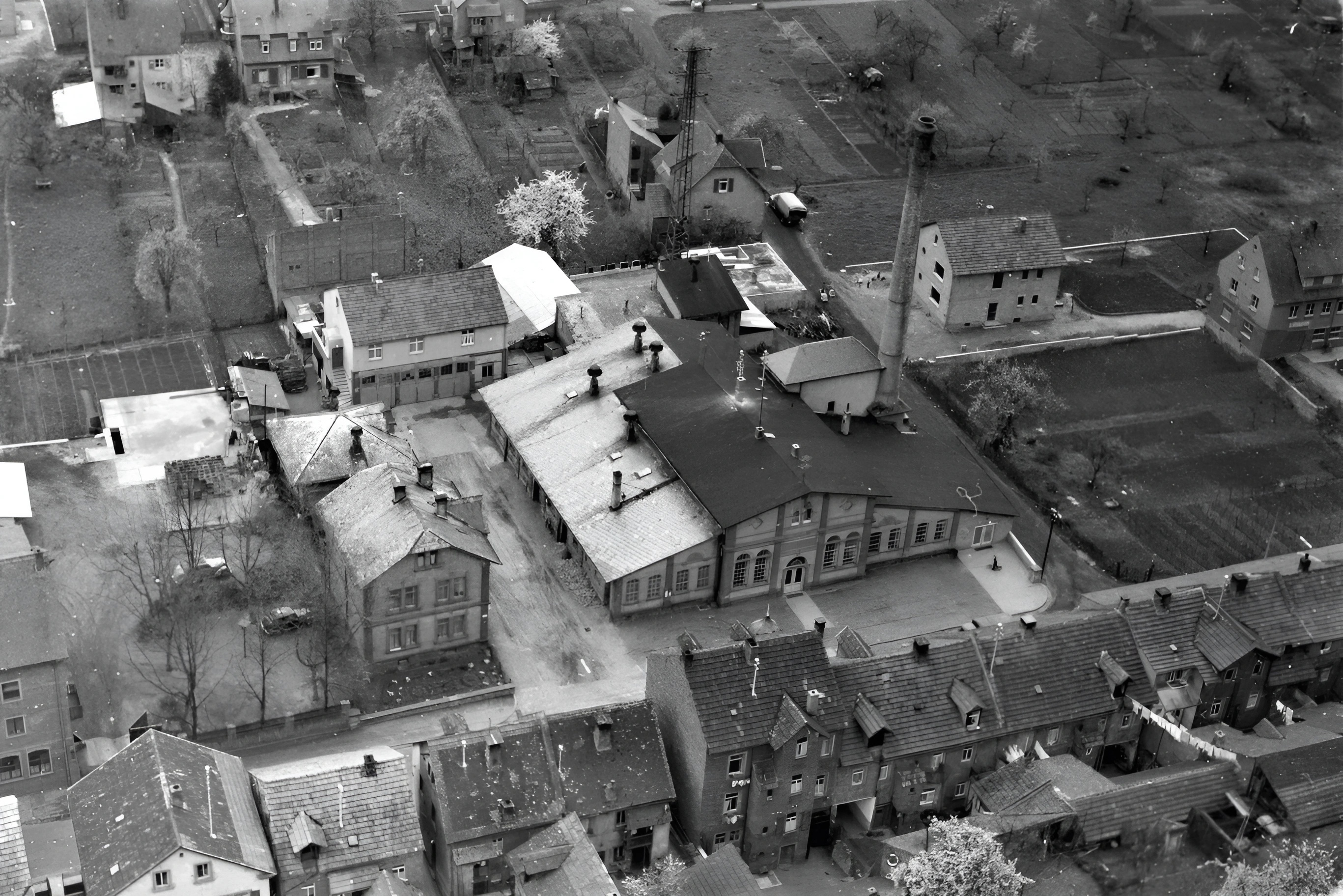 Luftbild mit Elektrizitätswerk