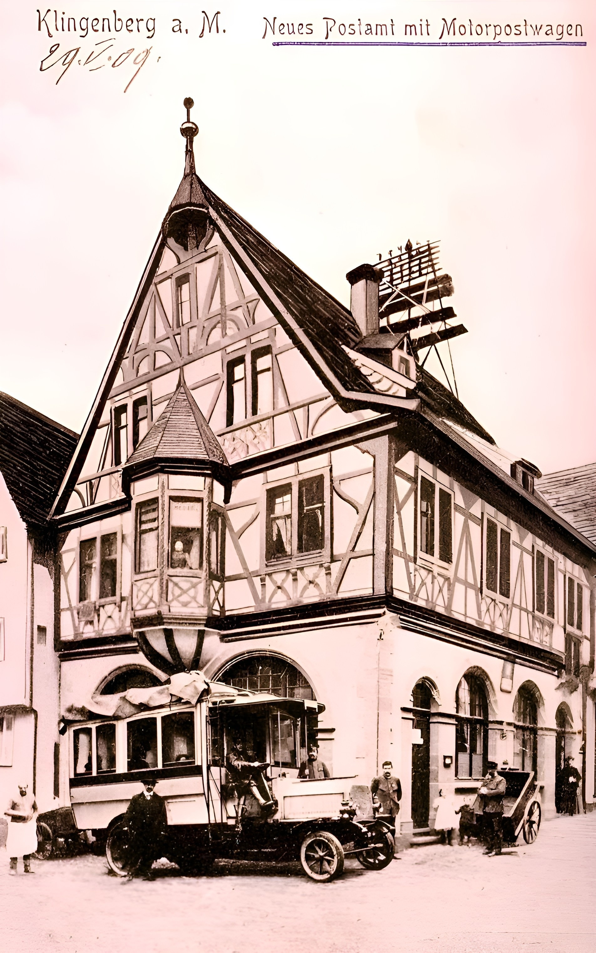 Ansichtskarte des frisch sanierten Postgebäude