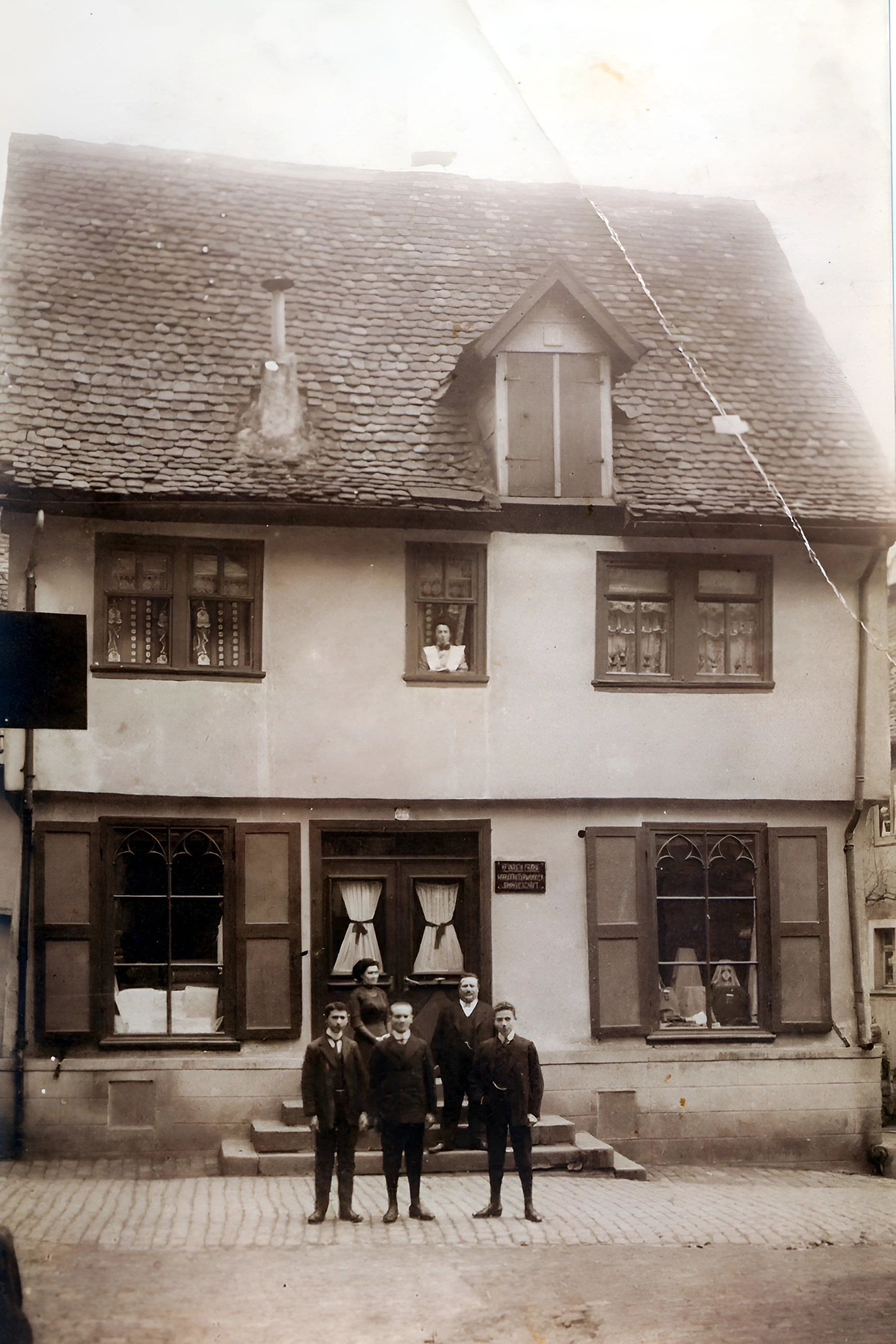Die Hauptstraße 36 mit der jüdischen Familie Heinrich Frank um 1928