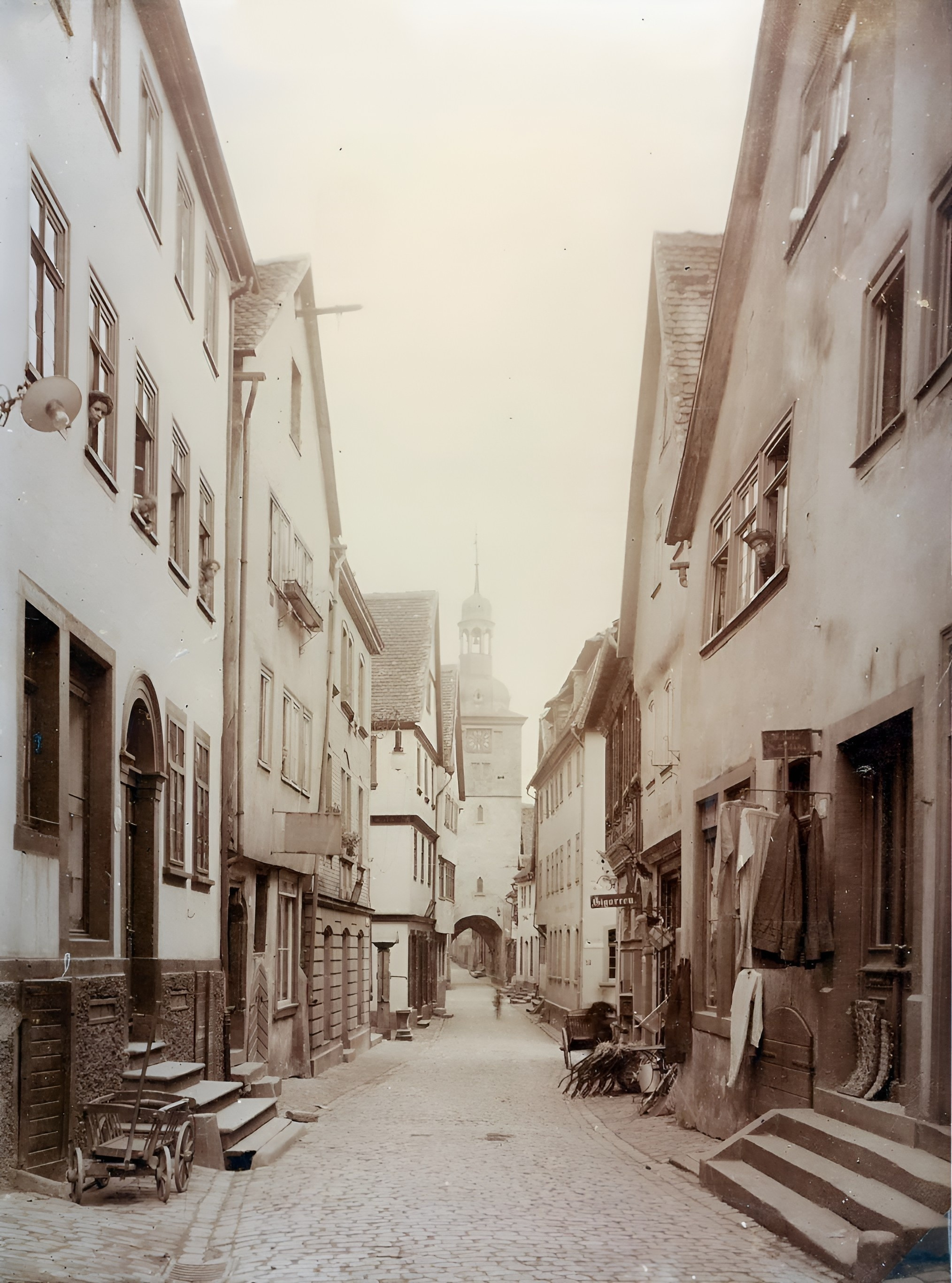Blick in die Hauptstraße in Richtung Brunntorturm