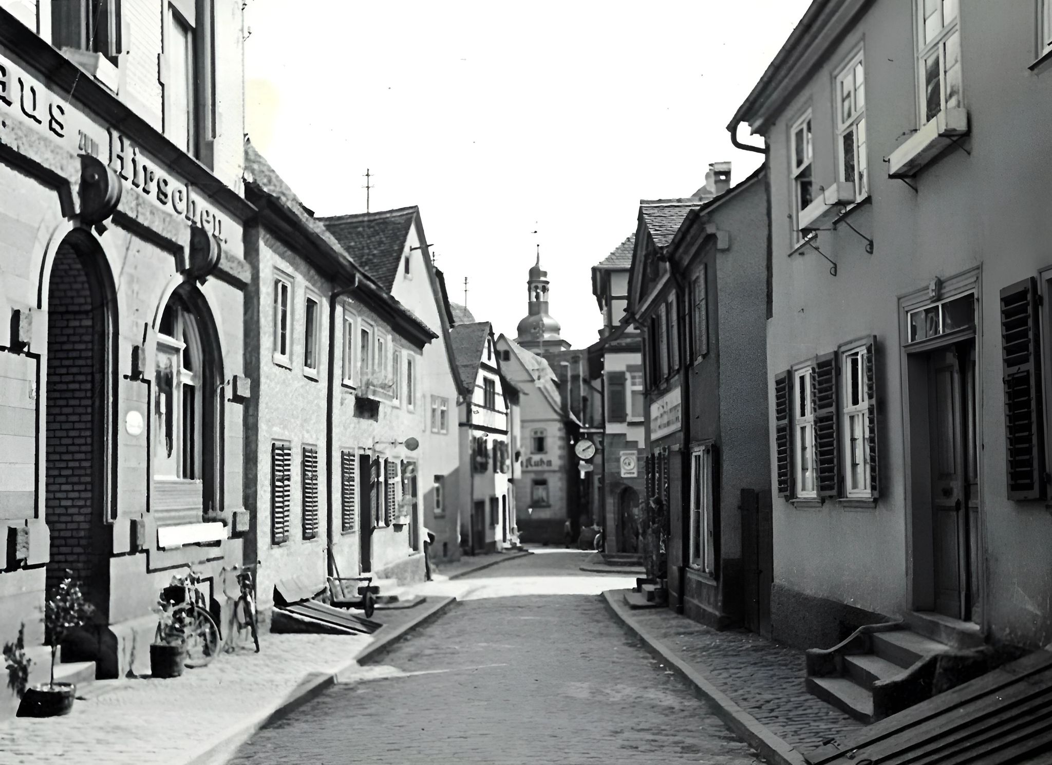 Blick in die Straße "In der Altstadt" in Richtung Brunntorturm um 1930