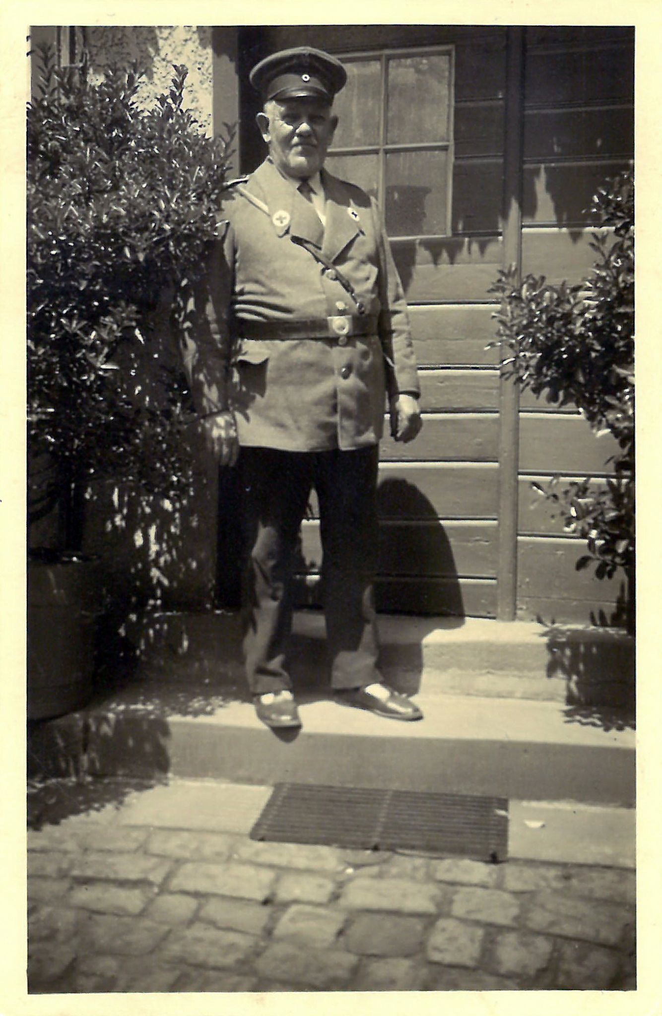 Josef Klingenberger ein "Klingenberger Original" in seiner Rotkreuz-Uniform