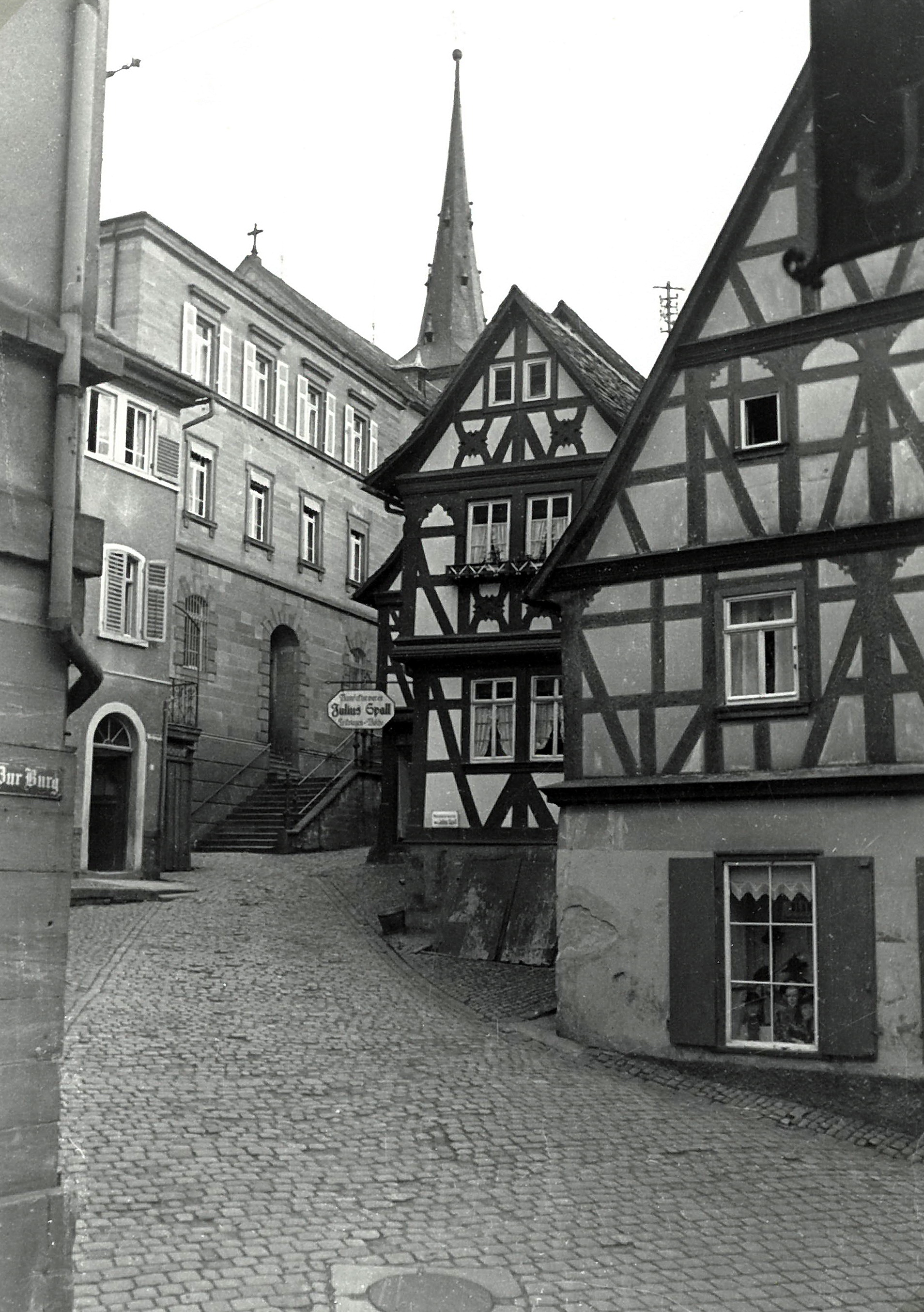 Blick zum Kirchenaufgang im Jahr 1934