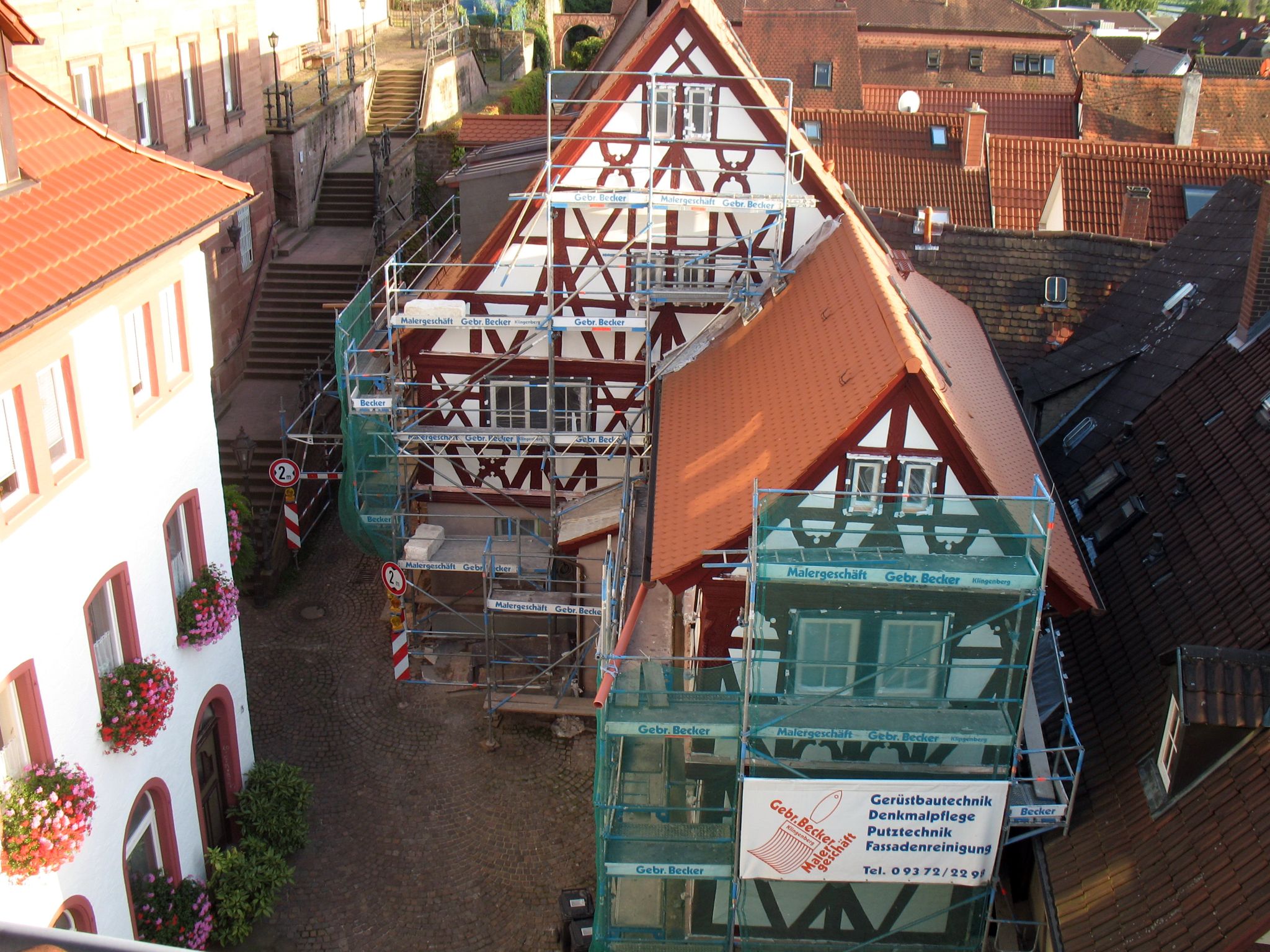 Das Anwesen kurz vor Sanierungsende