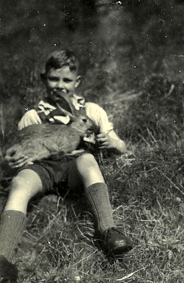 Otto Pfister mit Hase