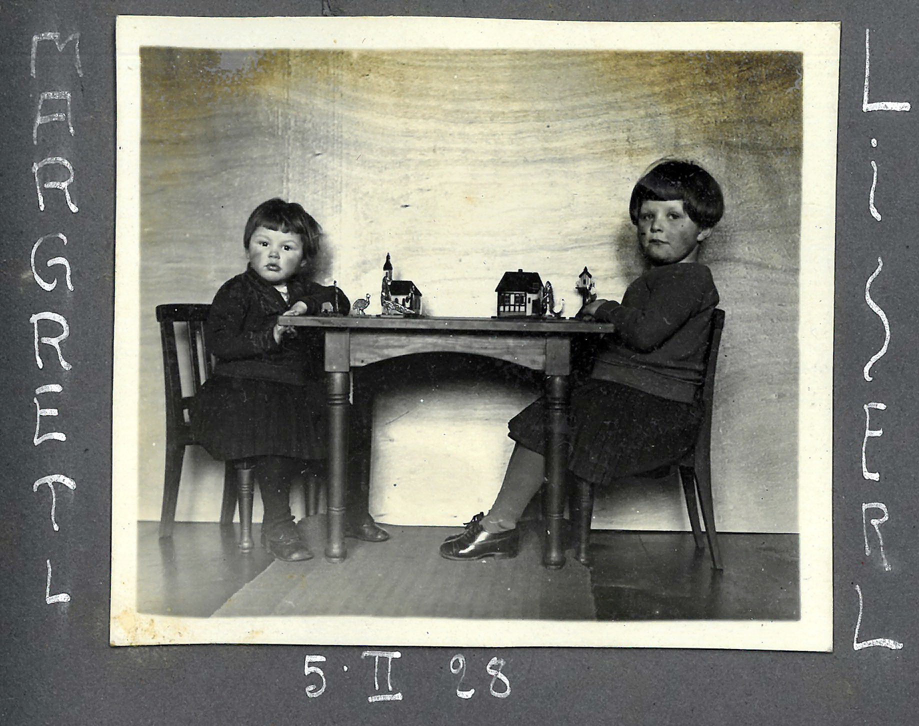 Margarete und Elisabeth 1928