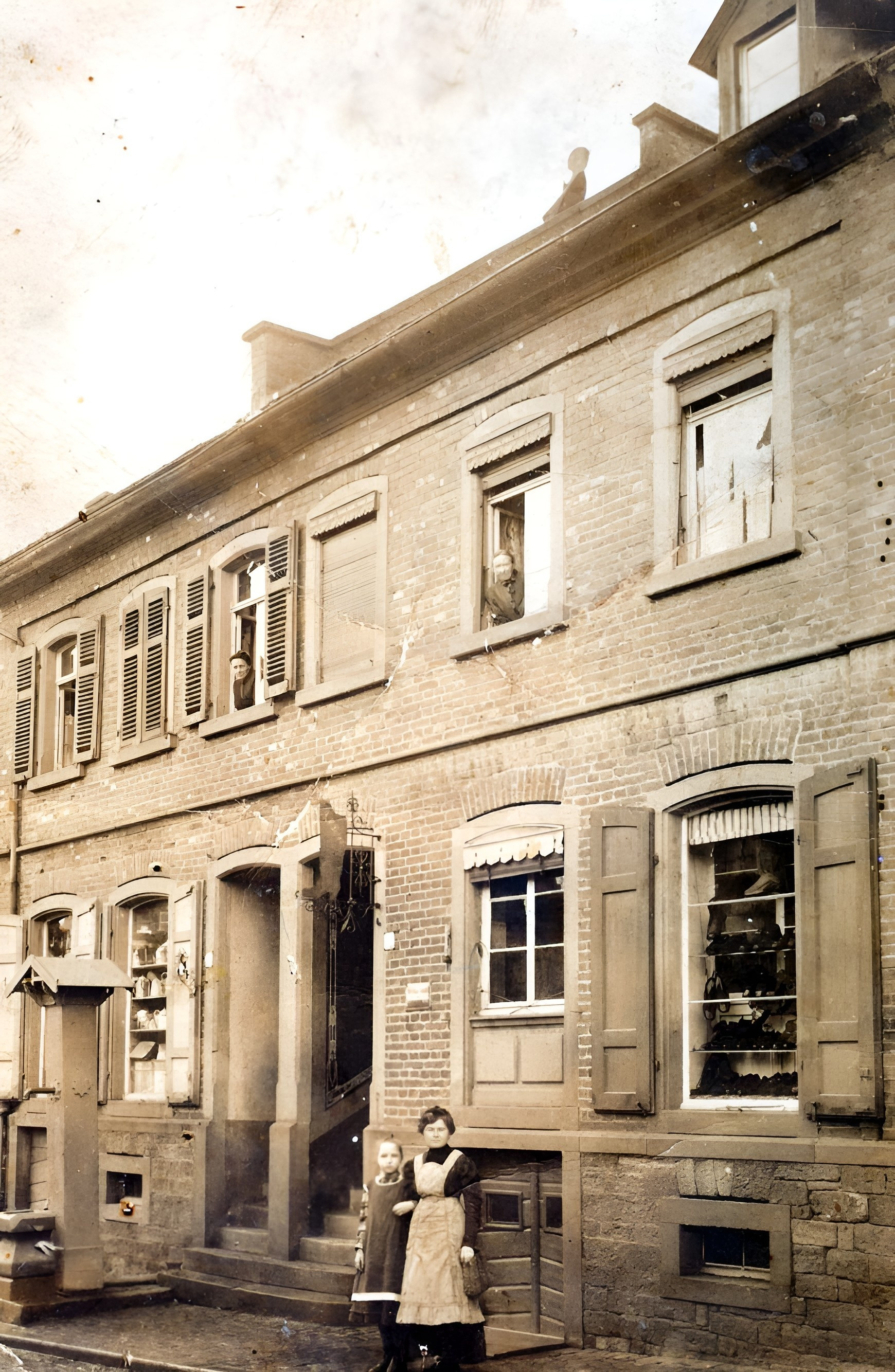 Das Anwesen Ludwigstraße 4 und 6 um 1912