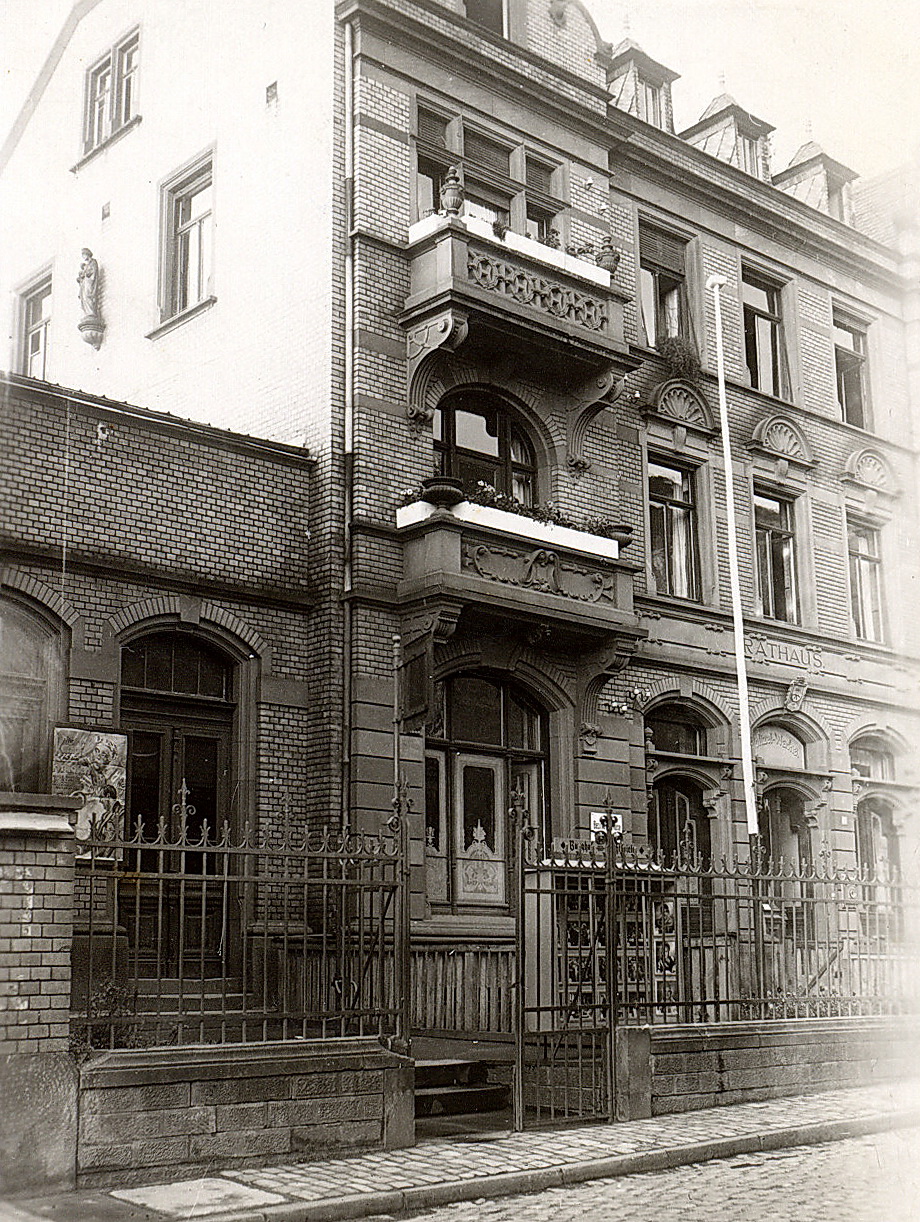 Die Burghof-Lichtspiele in Nachbarschaft zum Hotel "Zum Ochsen"