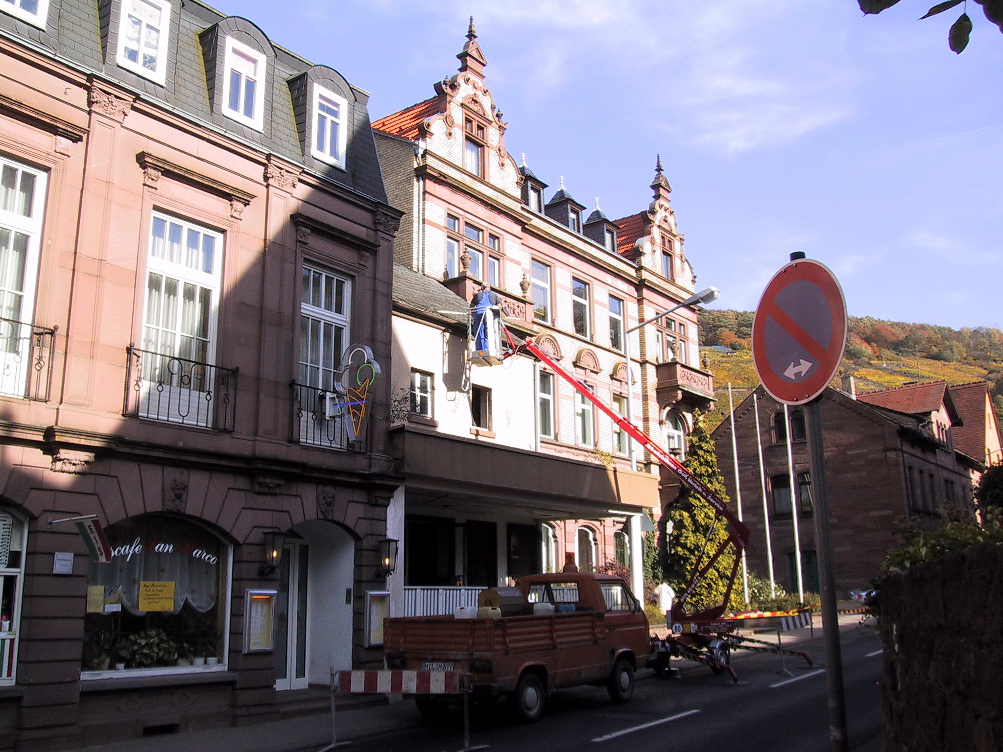 Am 25.10.2004 begannen die Abrissarbeiten