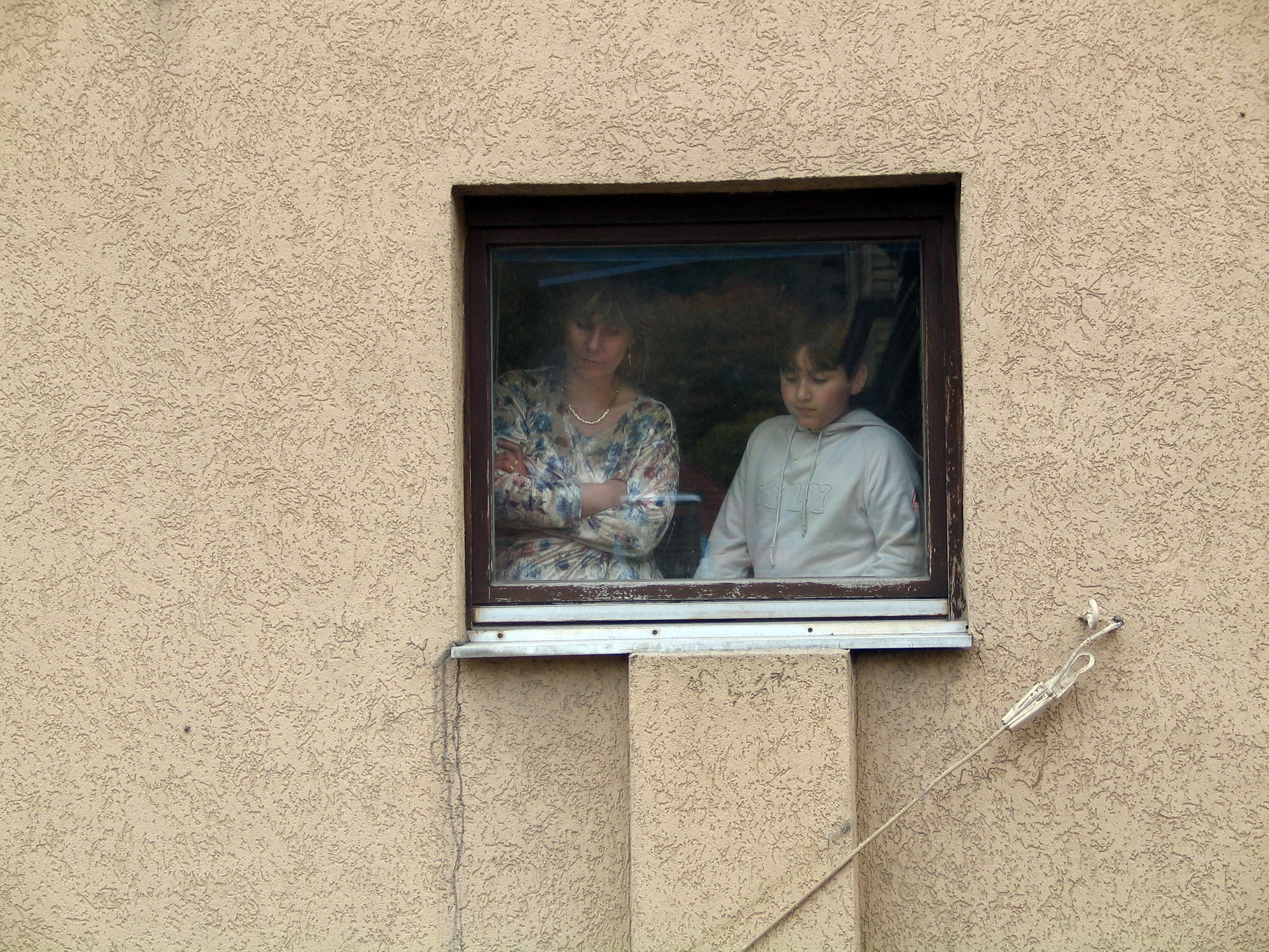 Auch die Nachbarn beobachteten interessiert die Abrissarbeiten