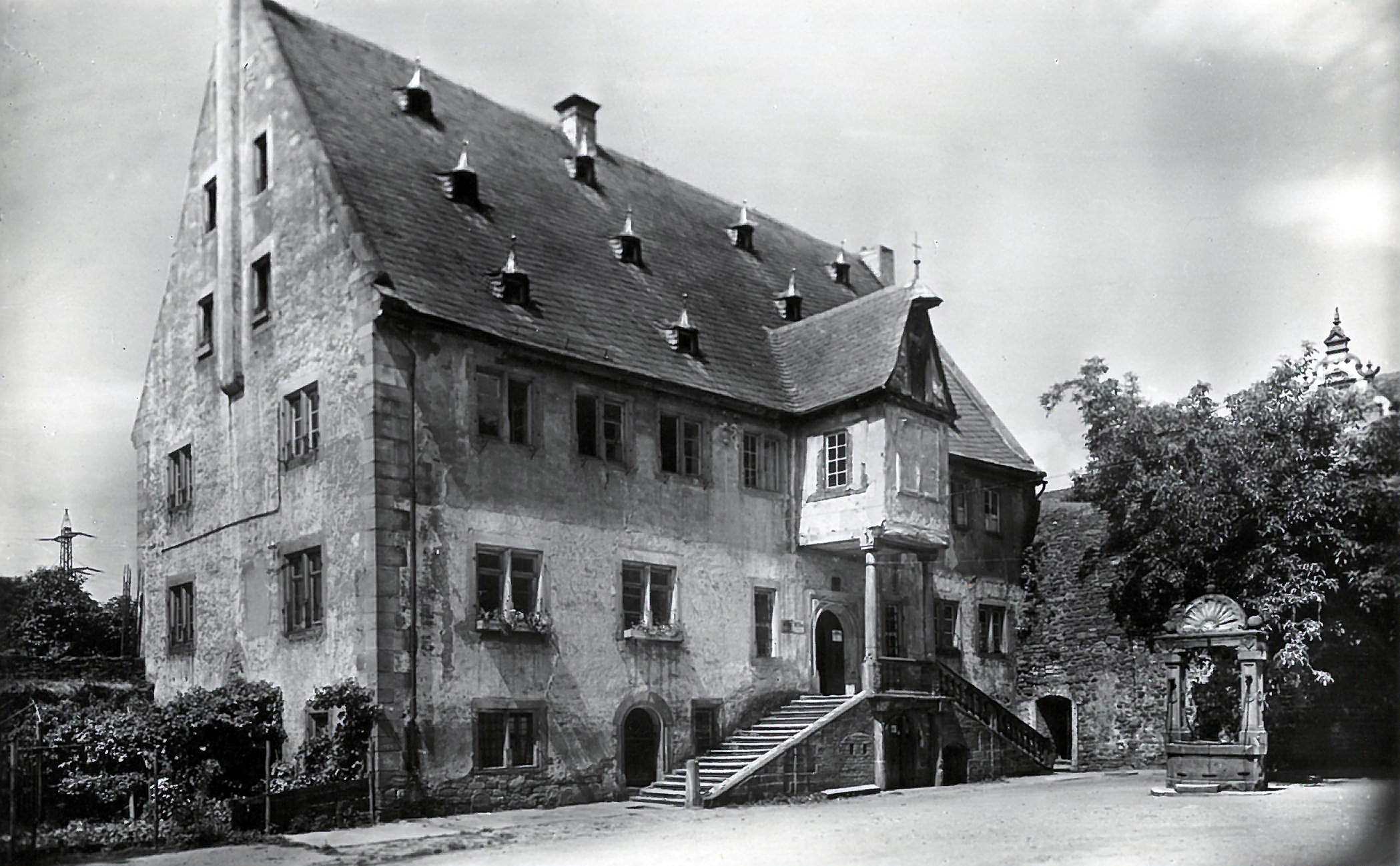 Ansichtskarte des Haupthauses um 1950